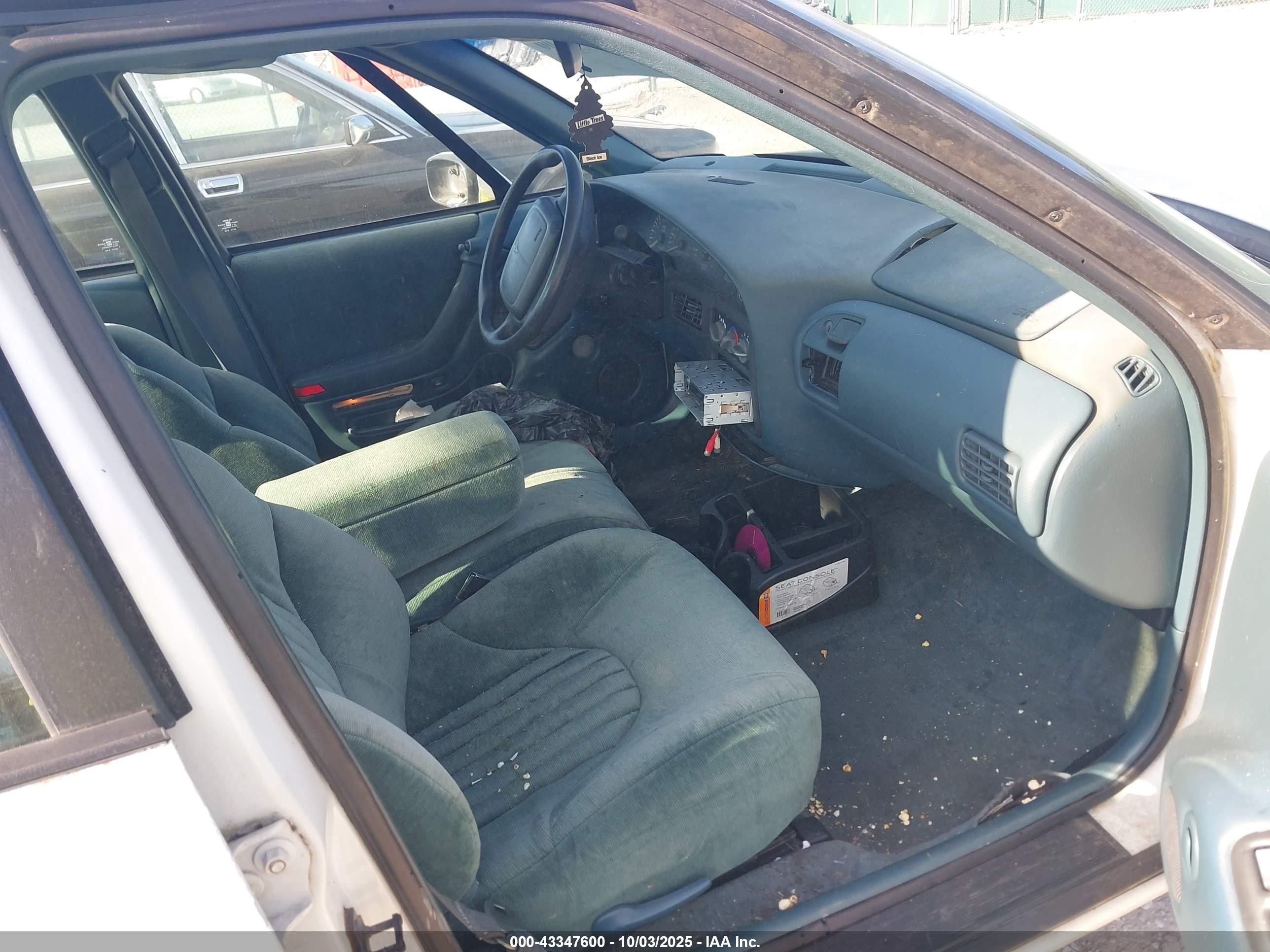 1996 Pontiac Bonneville Se Белый vin: 1G2HX52K9T4210706