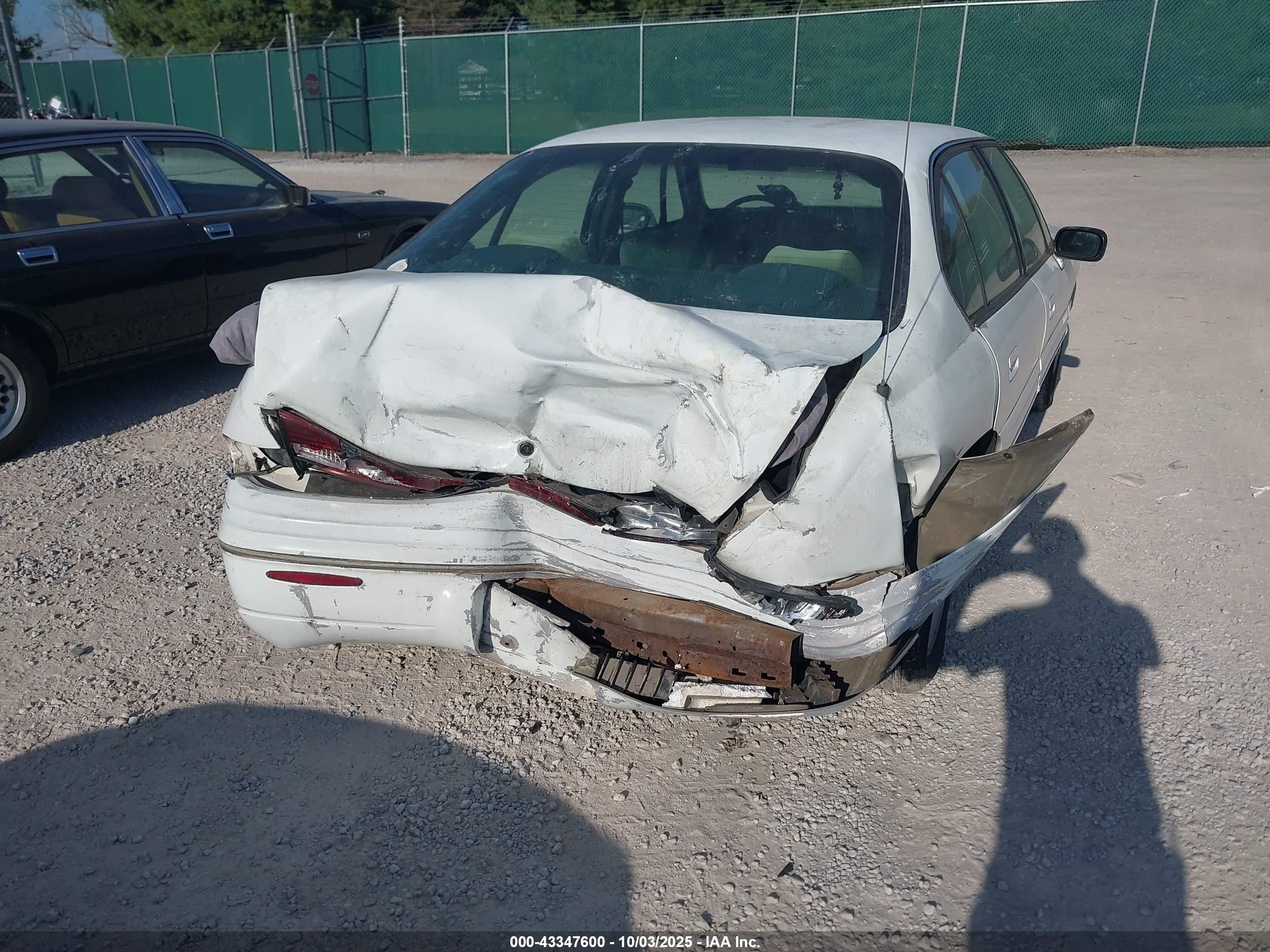 1996 Pontiac Bonneville Se Белый vin: 1G2HX52K9T4210706