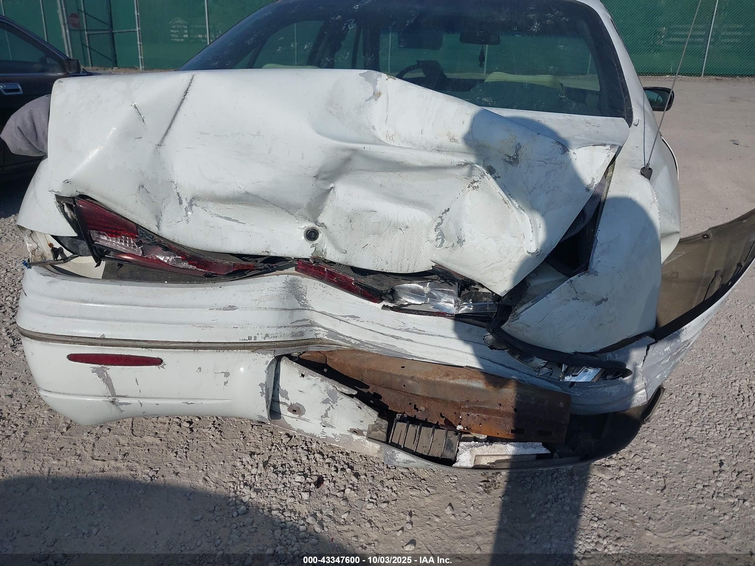 1996 Pontiac Bonneville Se Белый vin: 1G2HX52K9T4210706