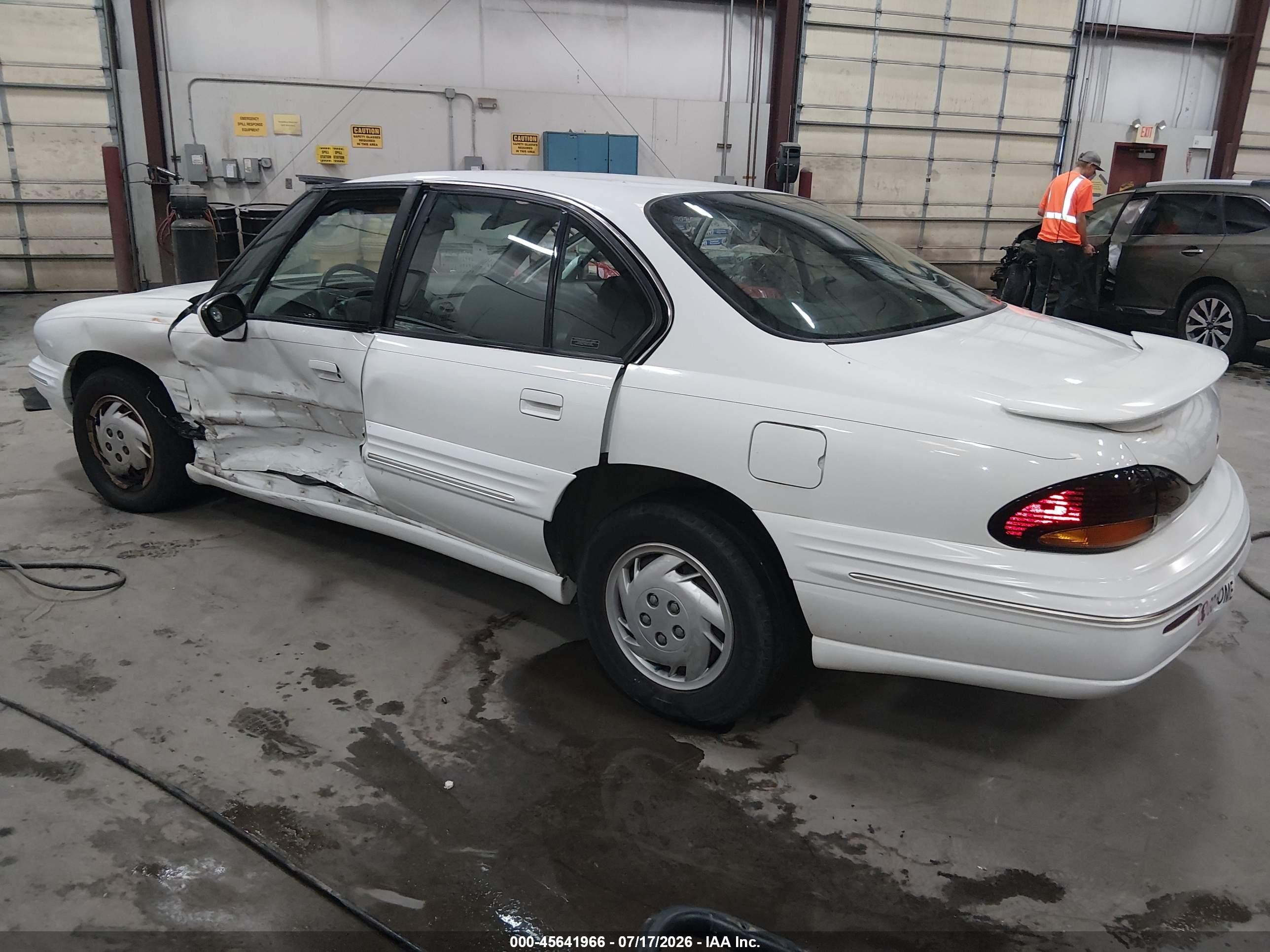 1997 Pontiac Bonneville Se White vin: 1G2HX52K9VH221068