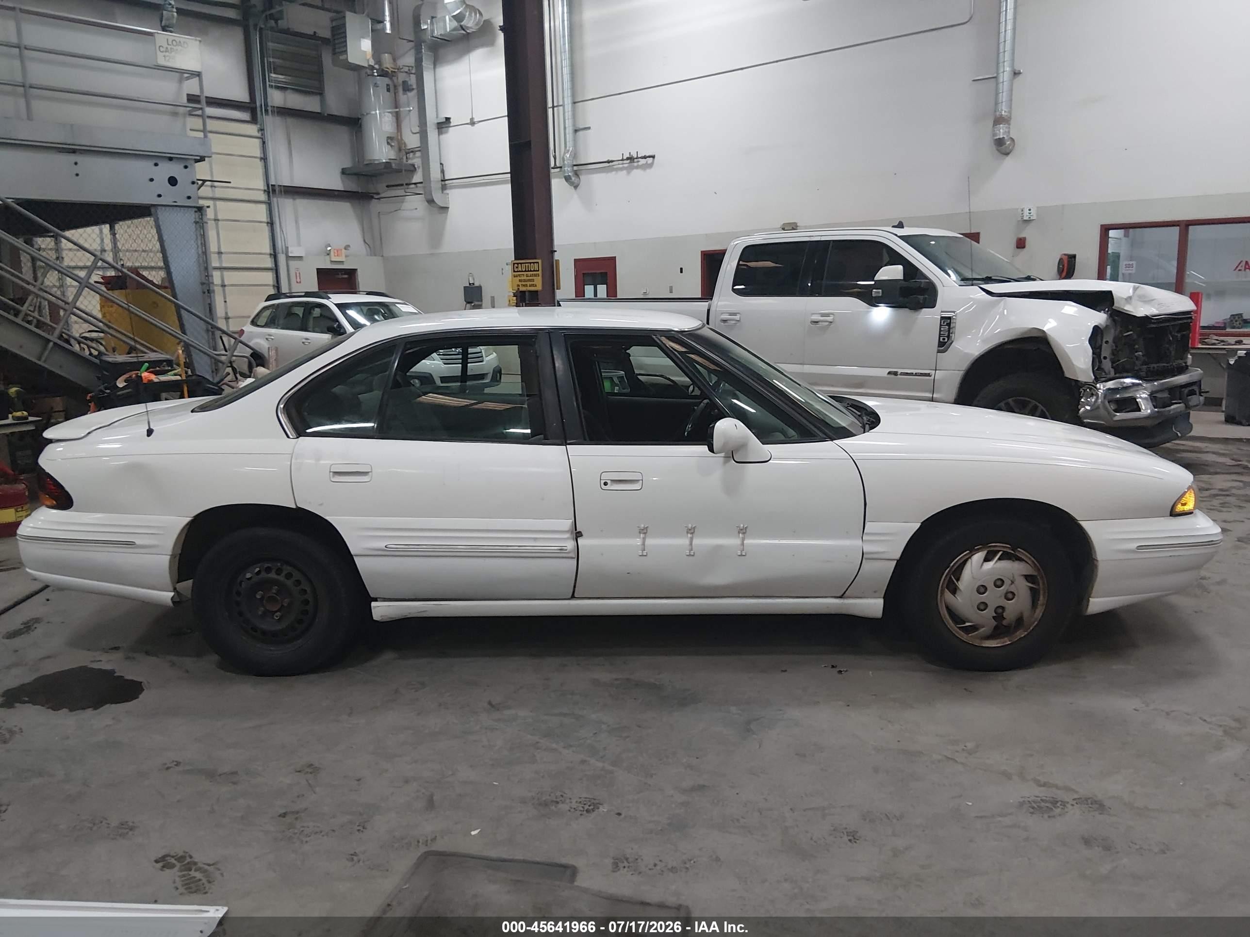 1997 Pontiac Bonneville Se White vin: 1G2HX52K9VH221068