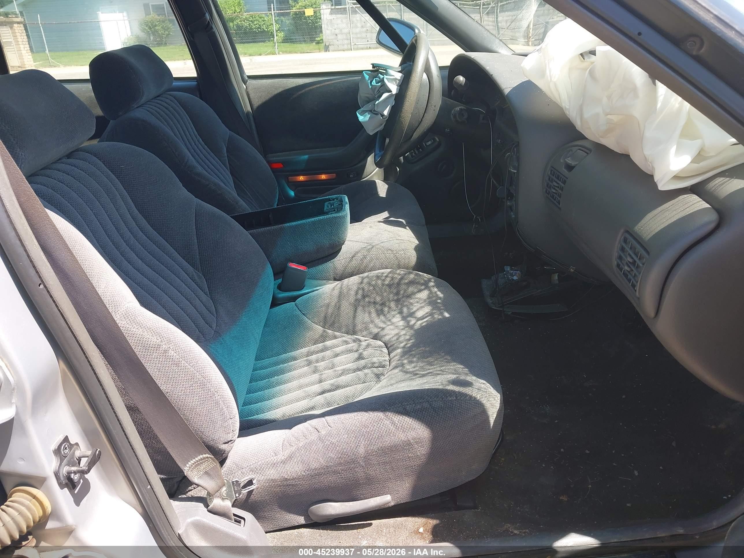 1998 Pontiac Bonneville Se Silver vin: 1G2HX52K9W4201413