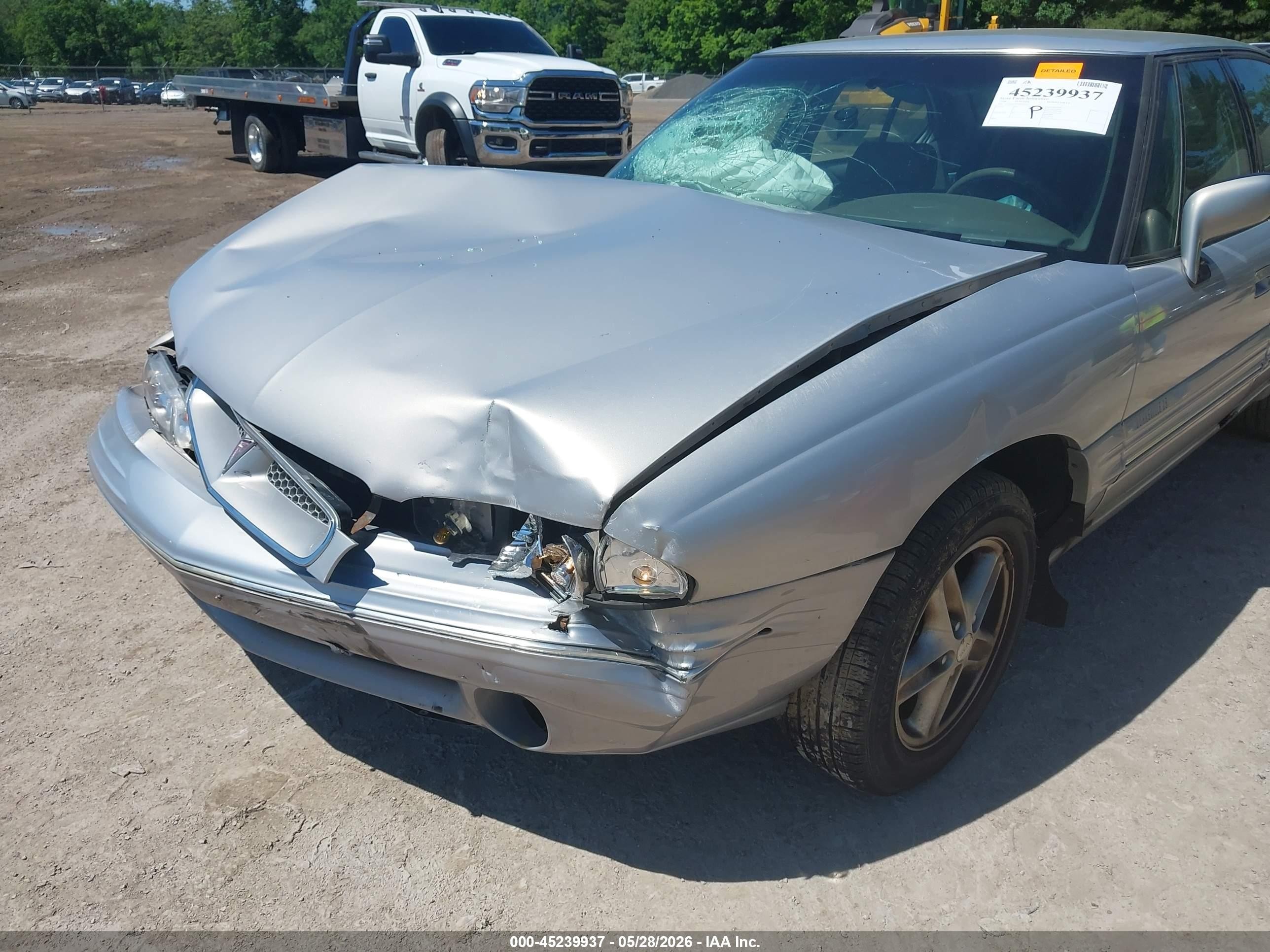 1998 Pontiac Bonneville Se Silver vin: 1G2HX52K9W4201413