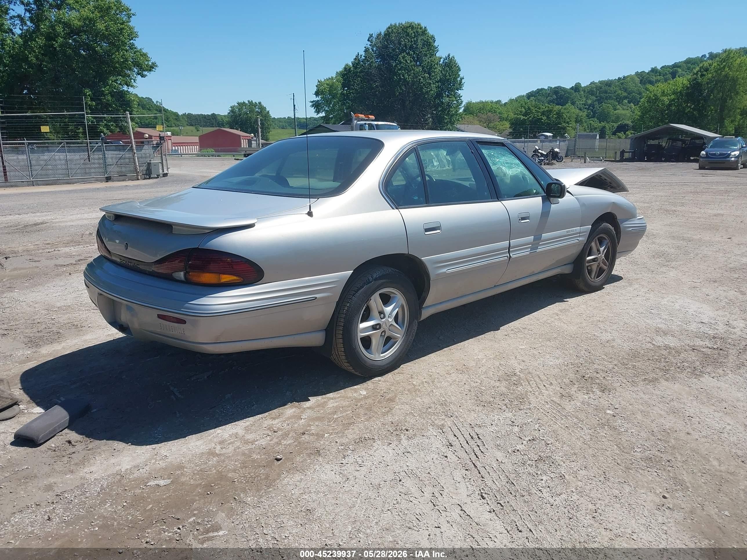1998 Pontiac Bonneville Se Silver vin: 1G2HX52K9W4201413