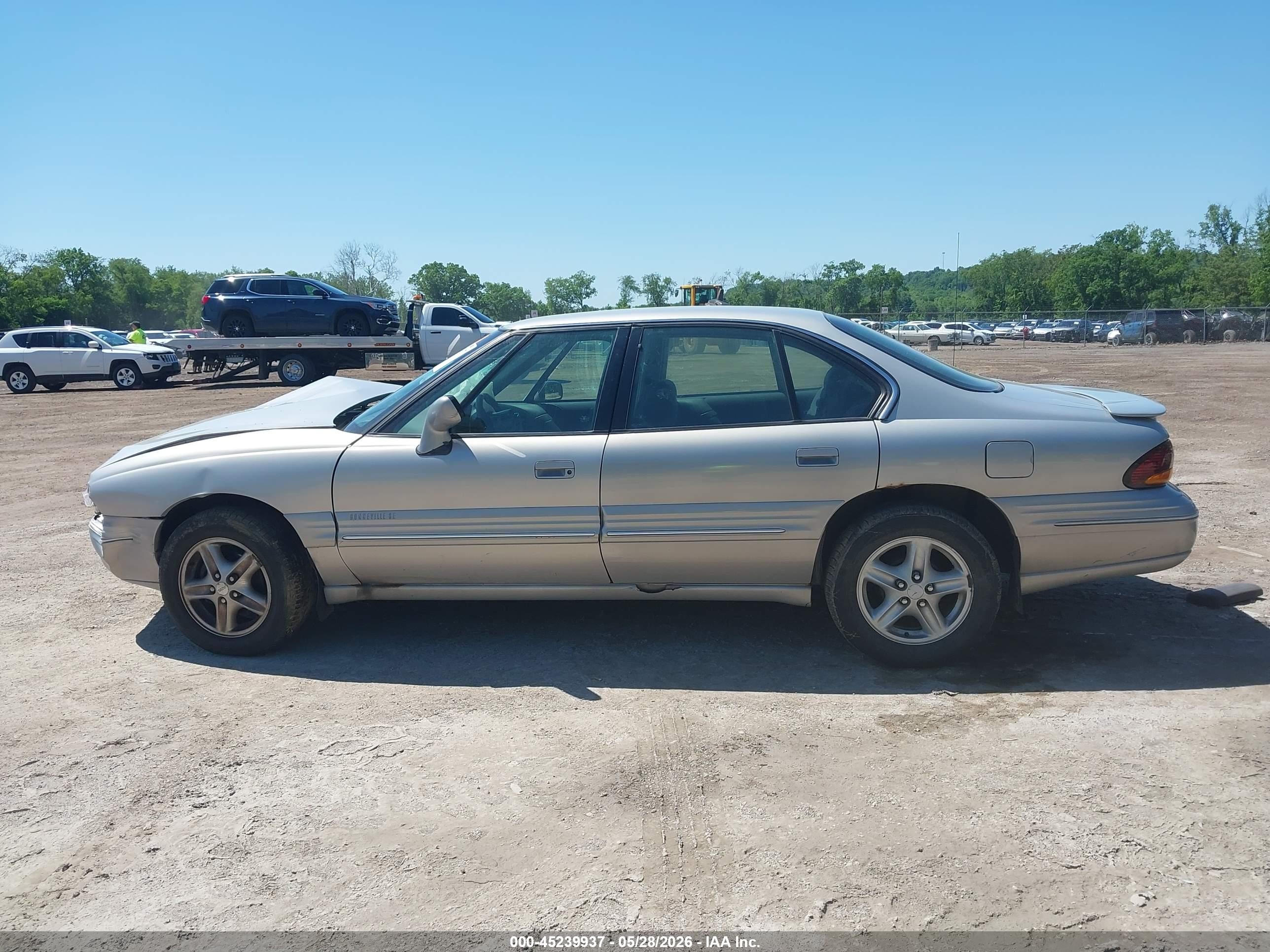 1998 Pontiac Bonneville Se Silver vin: 1G2HX52K9W4201413