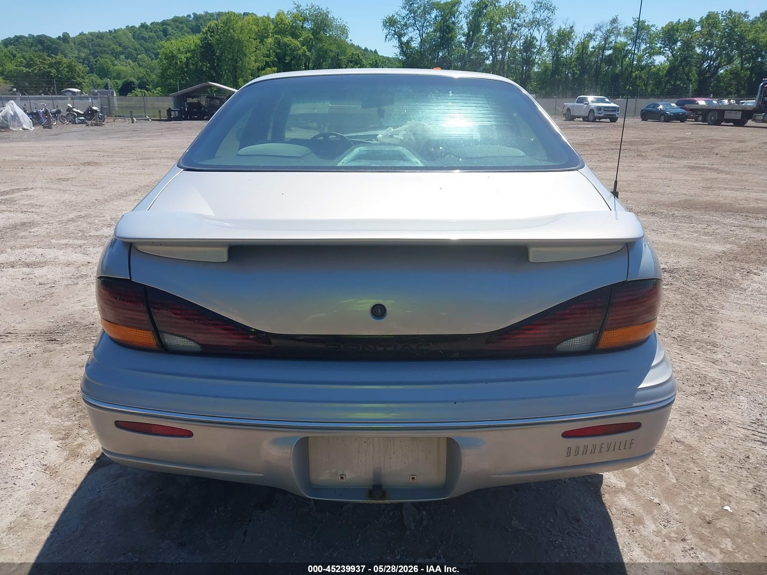 1998 Pontiac Bonneville Se Silver vin: 1G2HX52K9W4201413