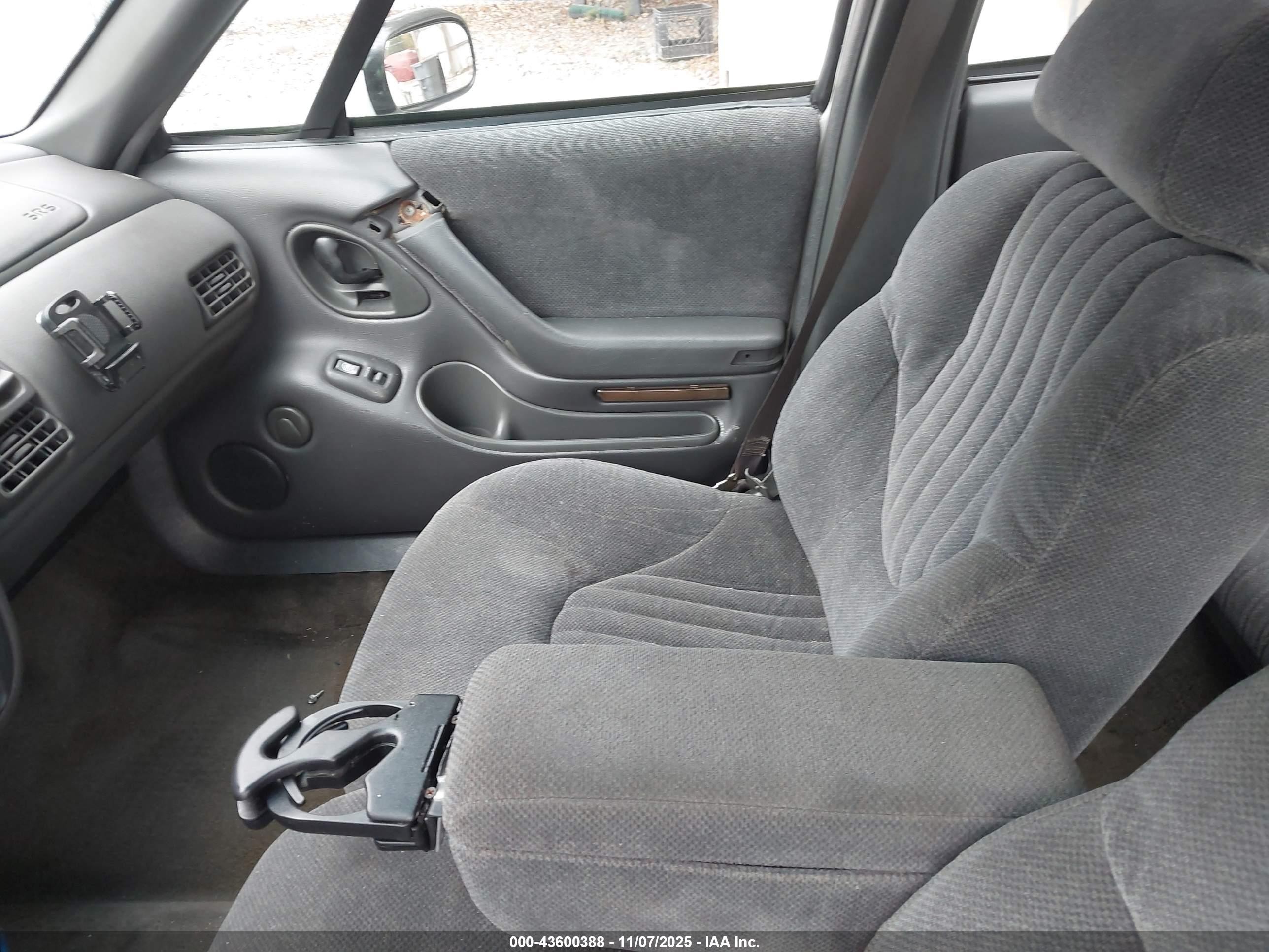 1999 Pontiac Bonneville Se Белый vin: 1G2HX52K9XH223681