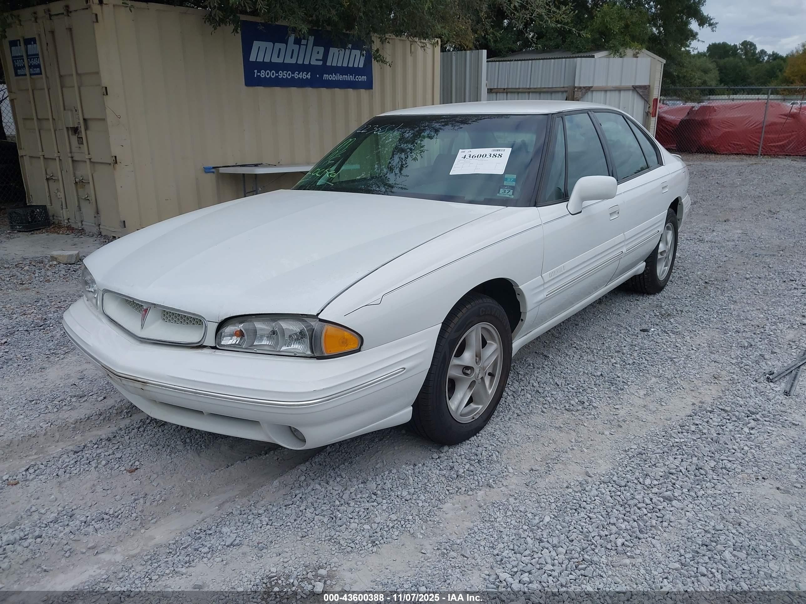 1999 Pontiac Bonneville Se Белый vin: 1G2HX52K9XH223681