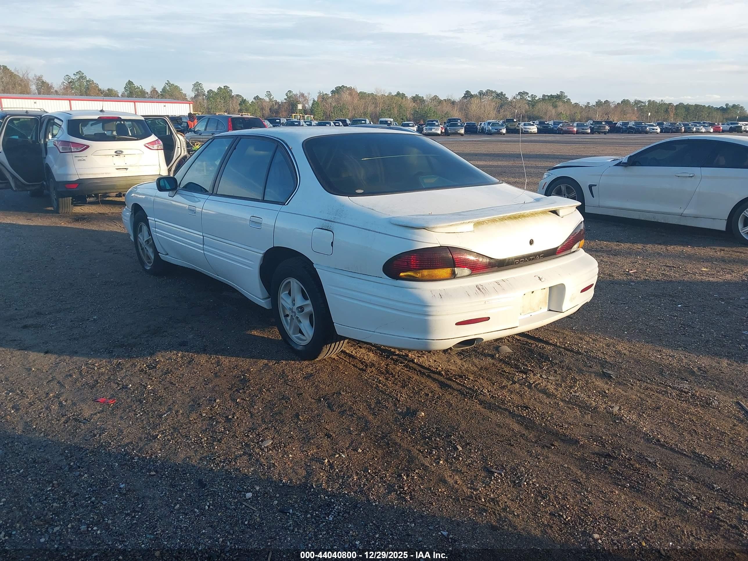 1998 Pontiac Bonneville Se White vin: 1G2HX52KXWH228645