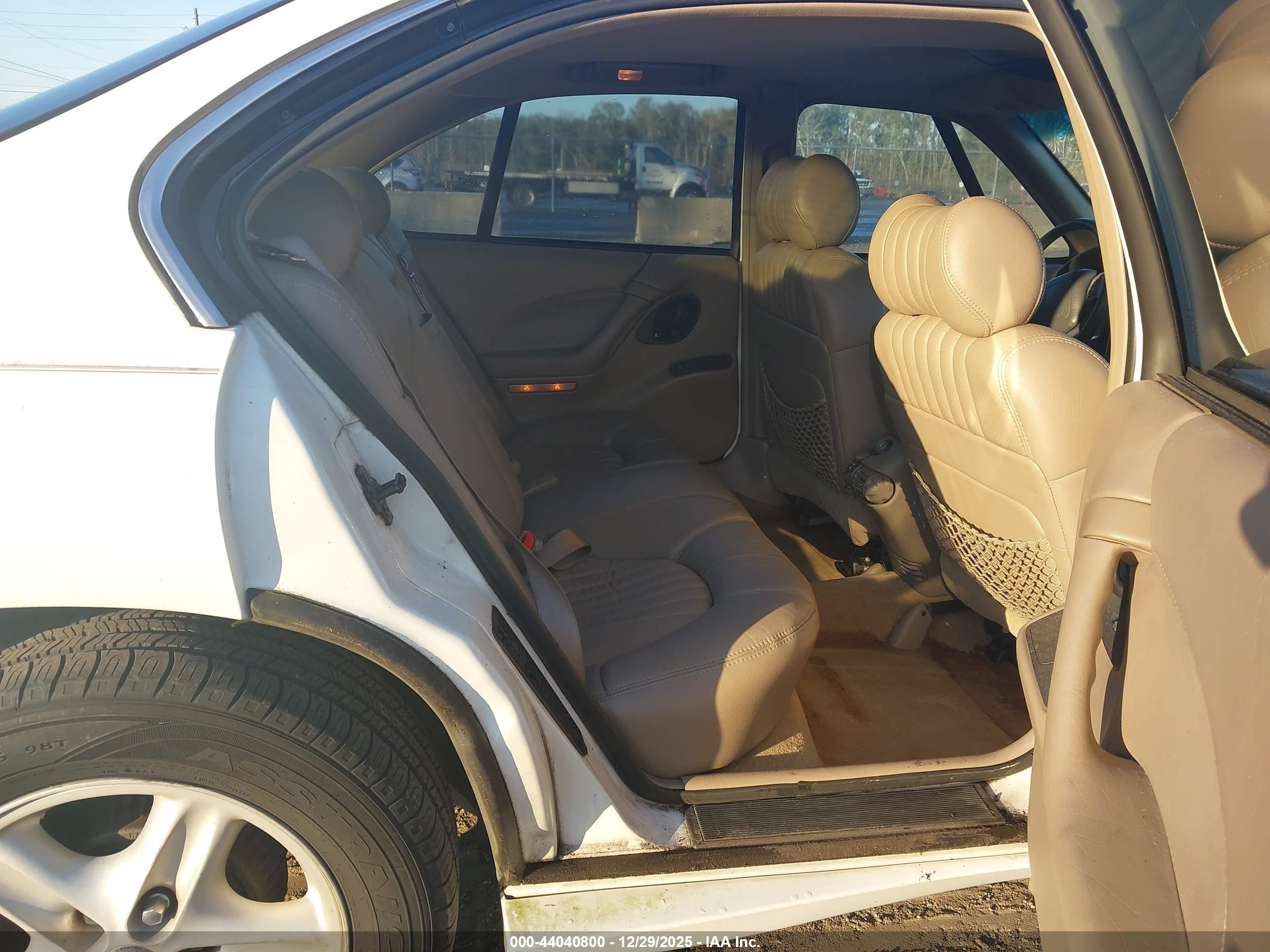 1998 Pontiac Bonneville Se White vin: 1G2HX52KXWH228645