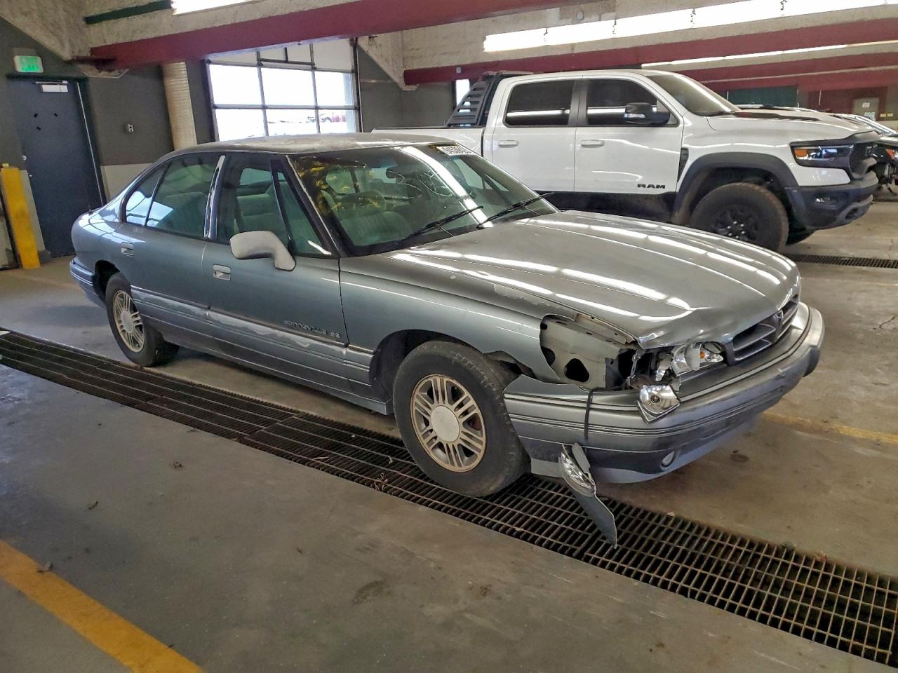 1992 Pontiac Bonneville Se Gray vin: 1G2HX53L4N1290993