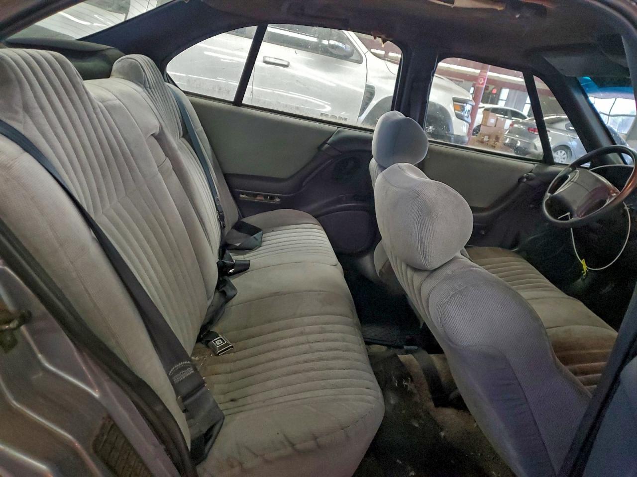 1992 Pontiac Bonneville Se Gray vin: 1G2HX53L4N1290993