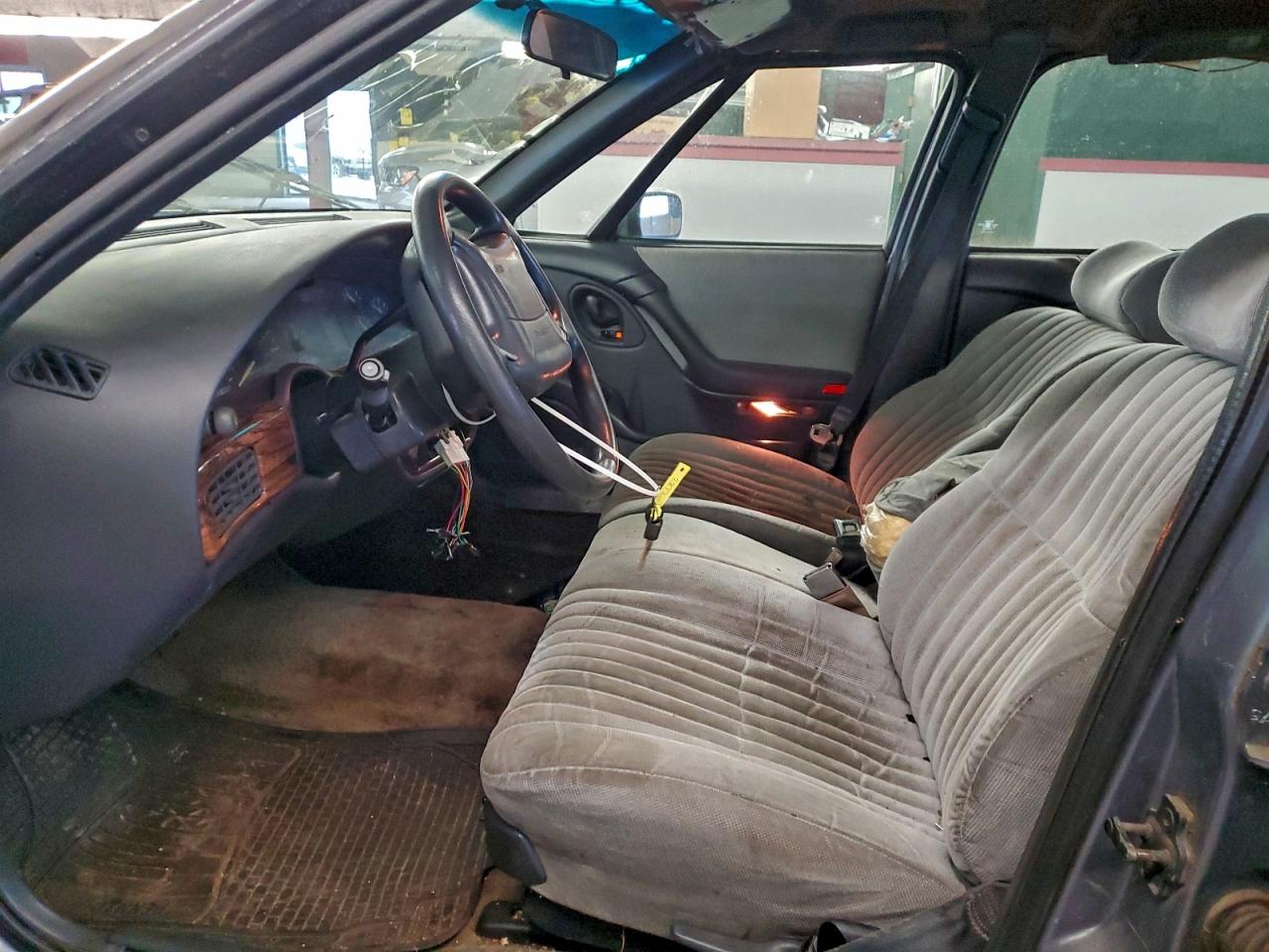 1992 Pontiac Bonneville Se Gray vin: 1G2HX53L4N1290993