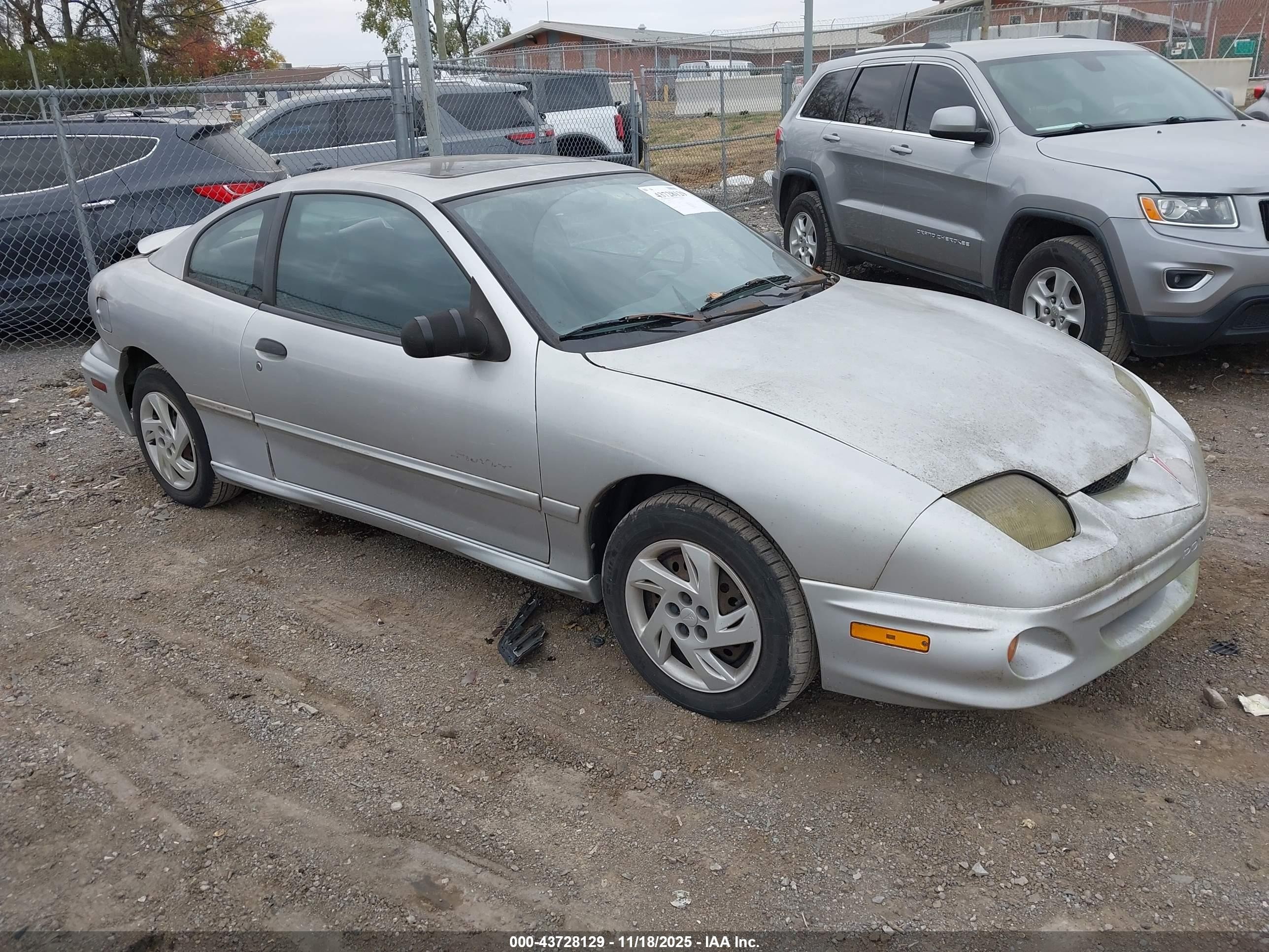 2001 Pontiac Sunfire Se Silver vin: 1G2JB124417113757