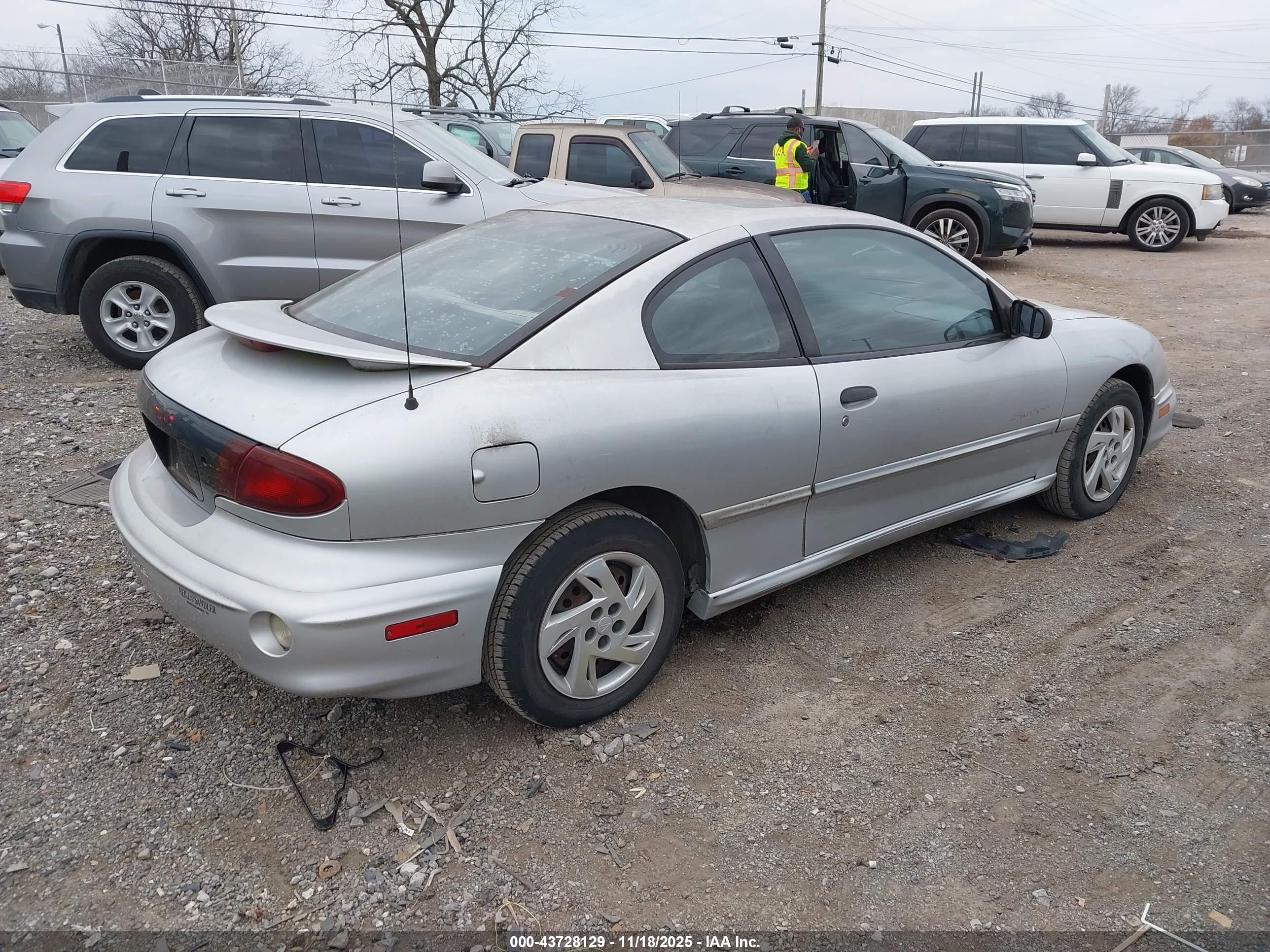 2001 Pontiac Sunfire Se Silver vin: 1G2JB124417113757
