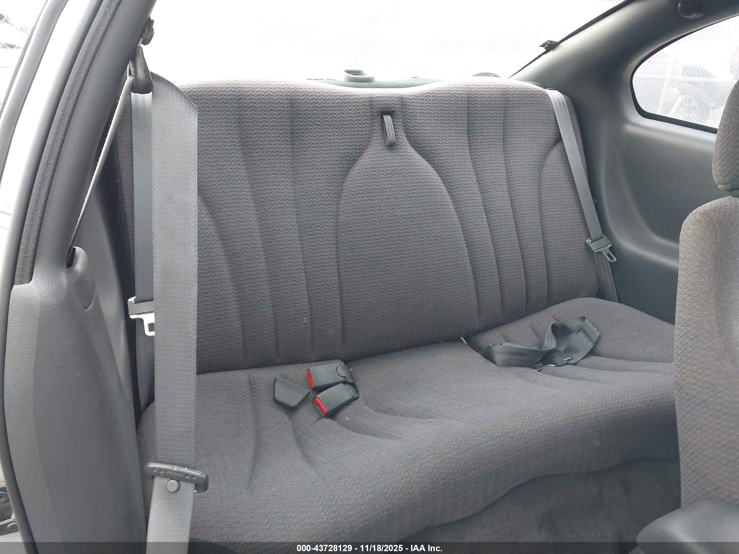 2001 Pontiac Sunfire Se Silver vin: 1G2JB124417113757