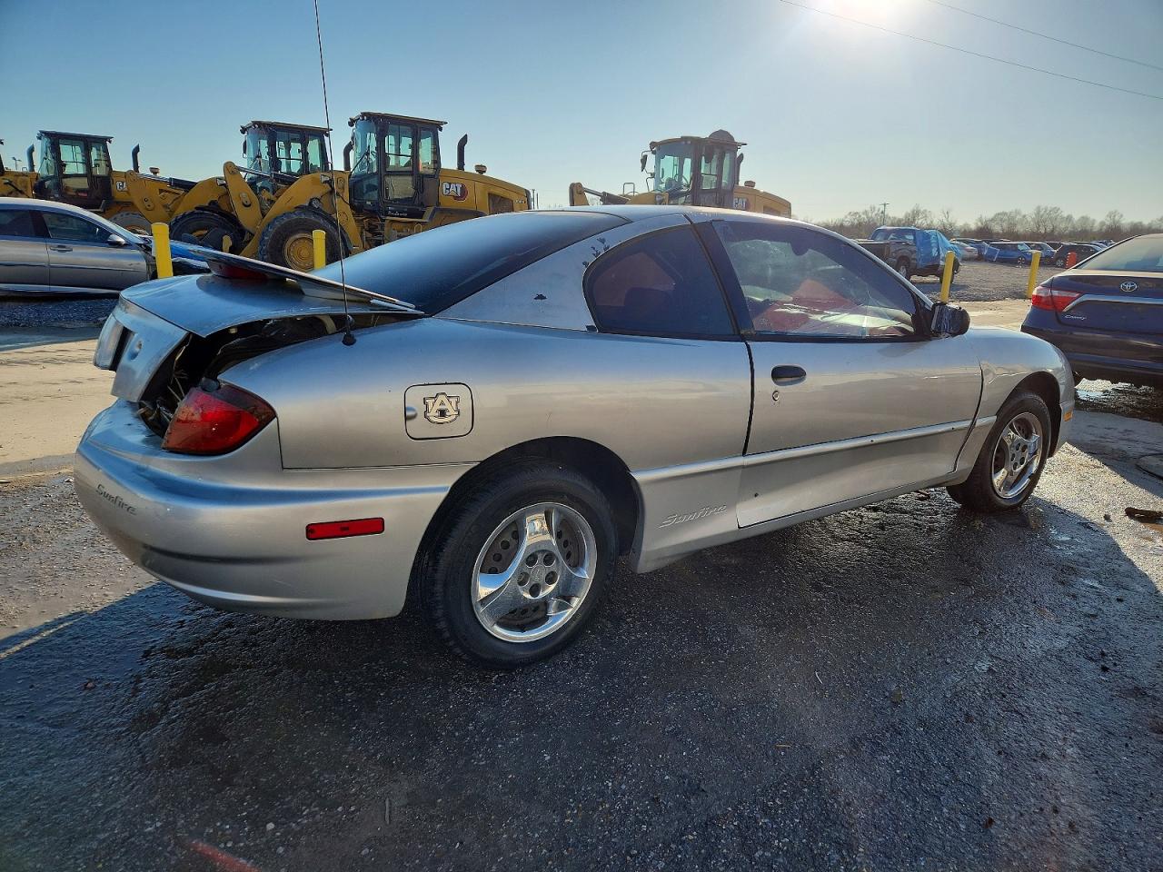 2004 Pontiac Sunfire Silver vin: 1G2JB12F047190258