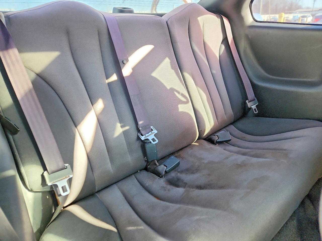 2004 Pontiac Sunfire Silver vin: 1G2JB12F047190258