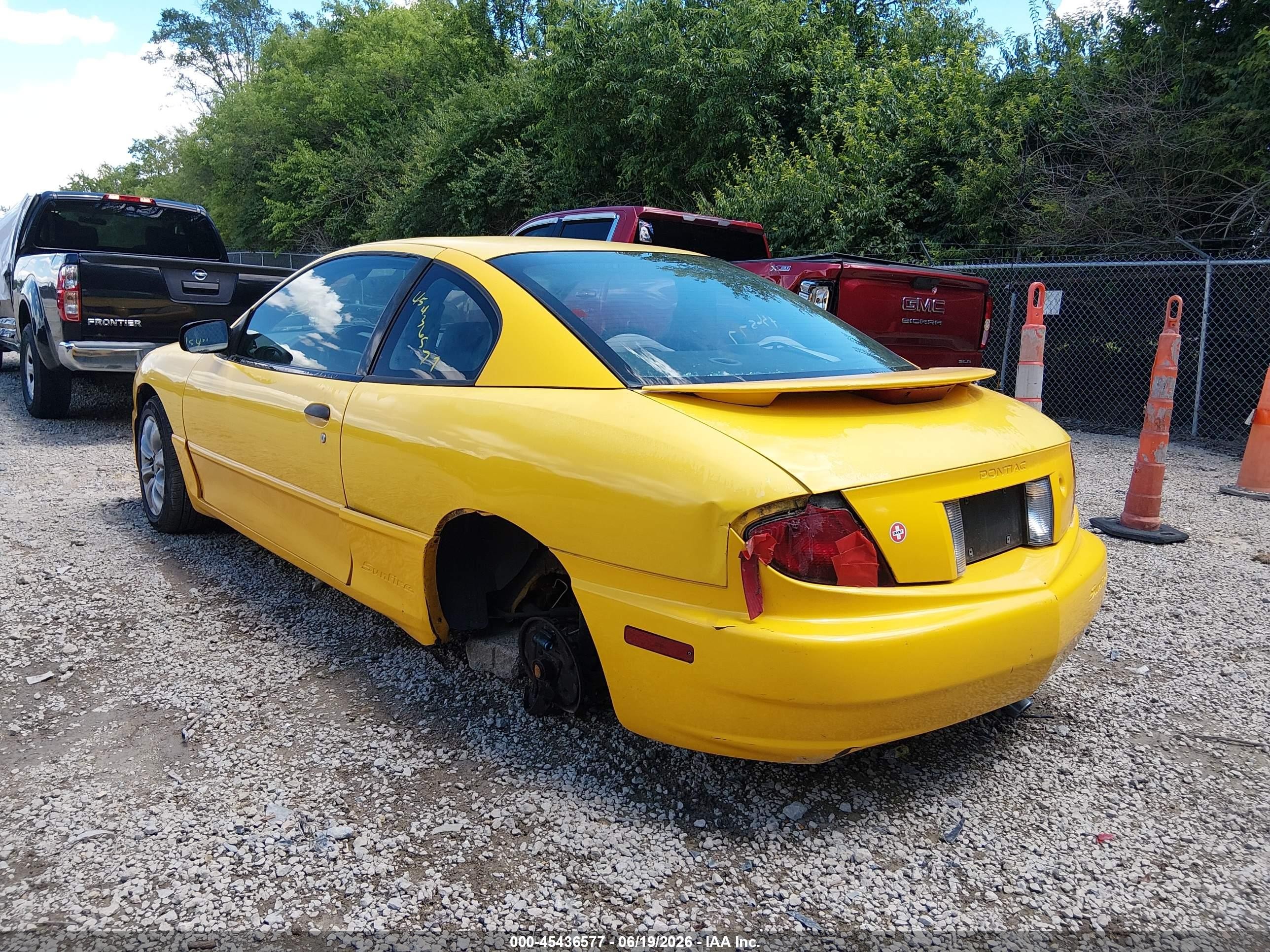 2003 Pontiac Sunfire   Yellow vin: 1G2JB12F137168929