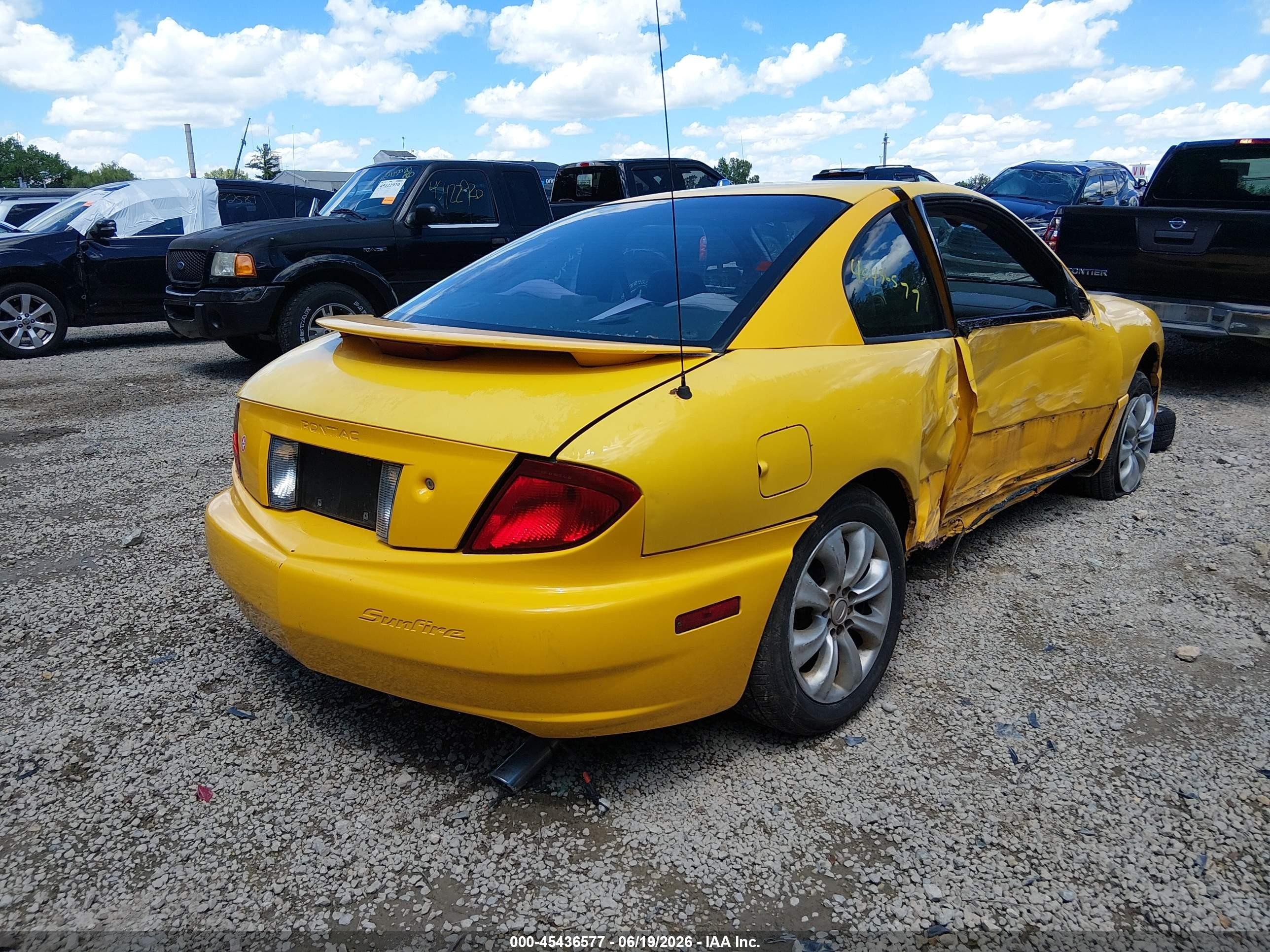 2003 Pontiac Sunfire   Yellow vin: 1G2JB12F137168929