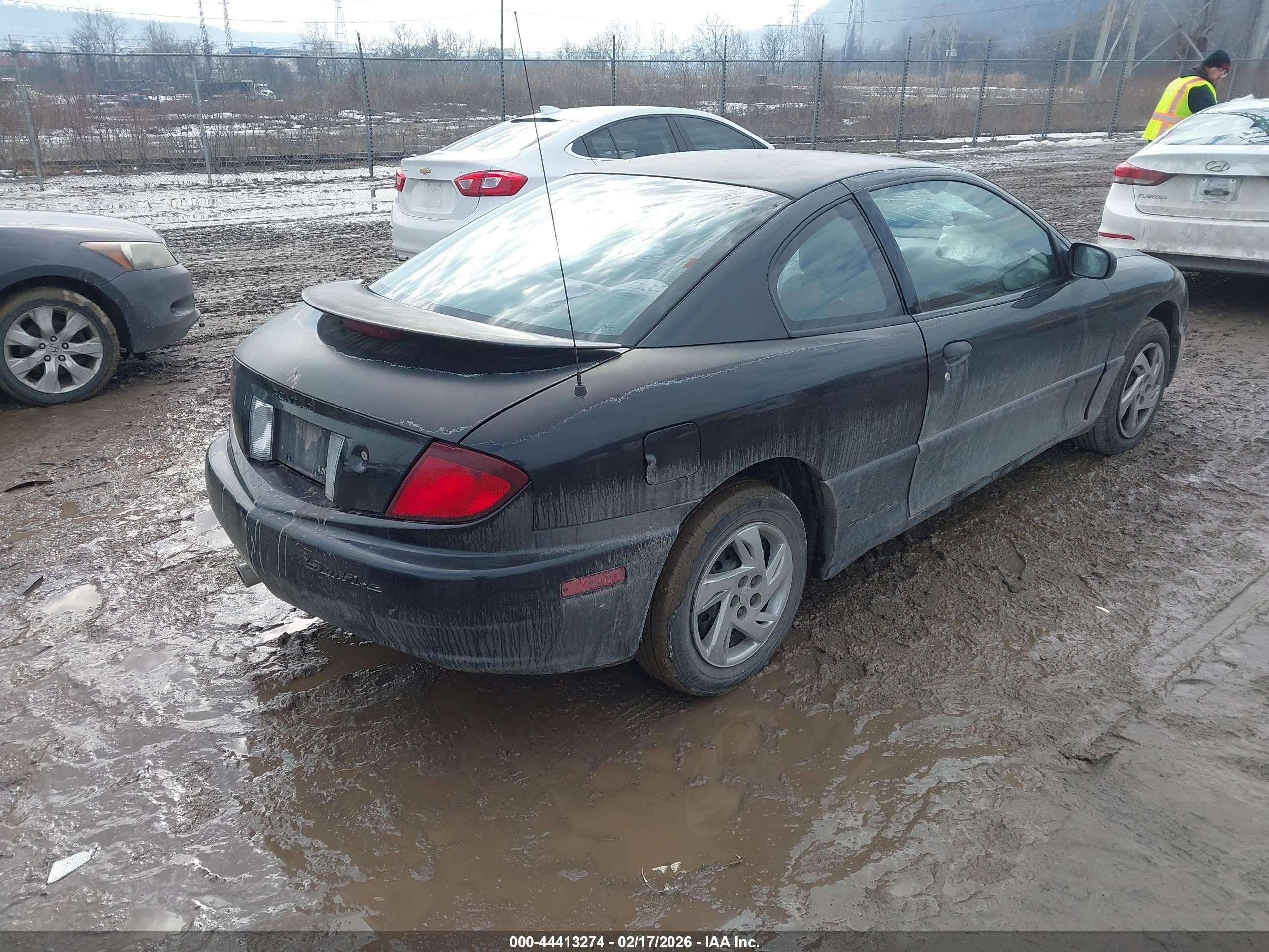 2004 Pontiac Sunfire   Black vin: 1G2JB12F147208041