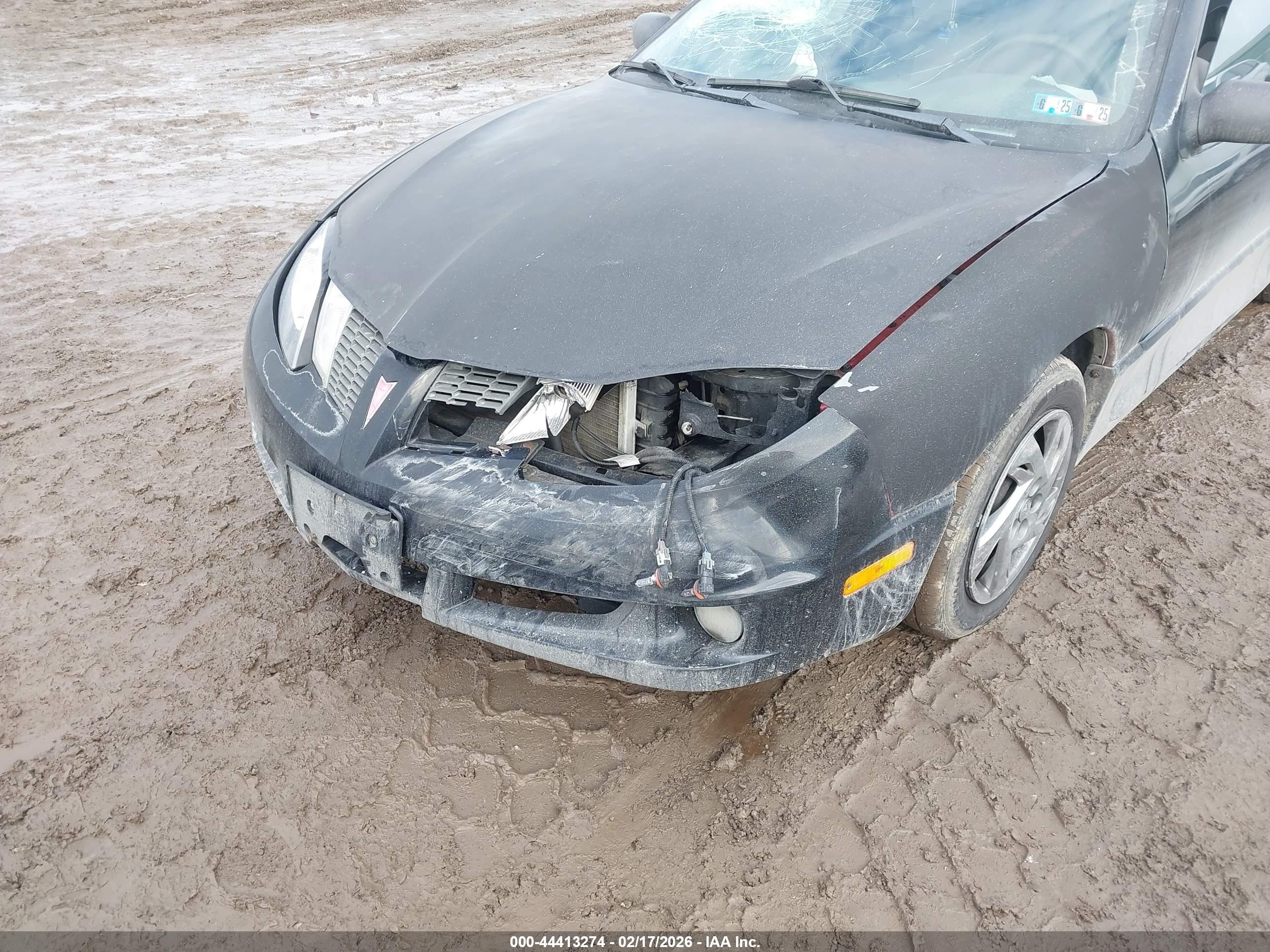 2004 Pontiac Sunfire   Black vin: 1G2JB12F147208041