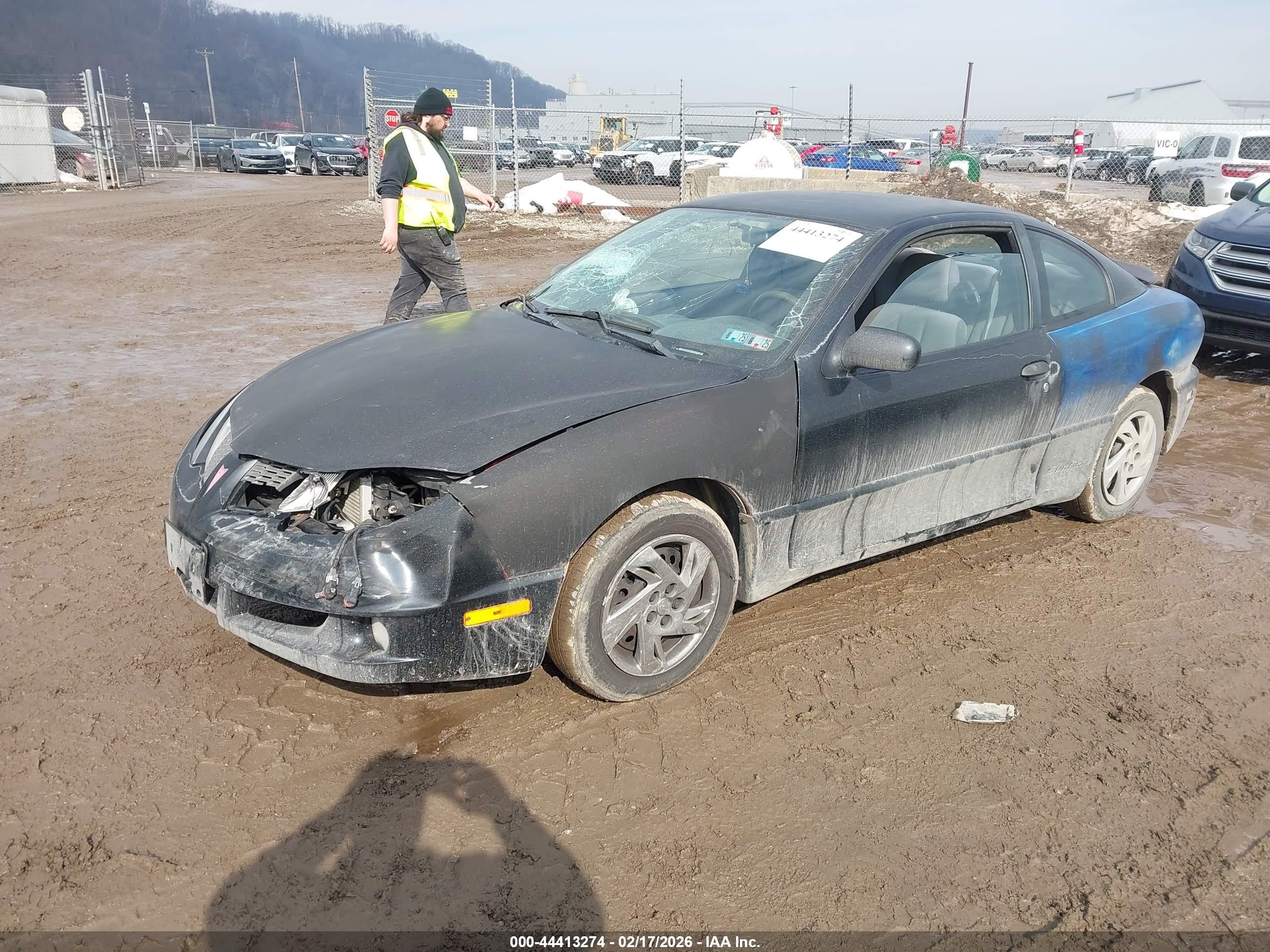 2004 Pontiac Sunfire   Black vin: 1G2JB12F147208041