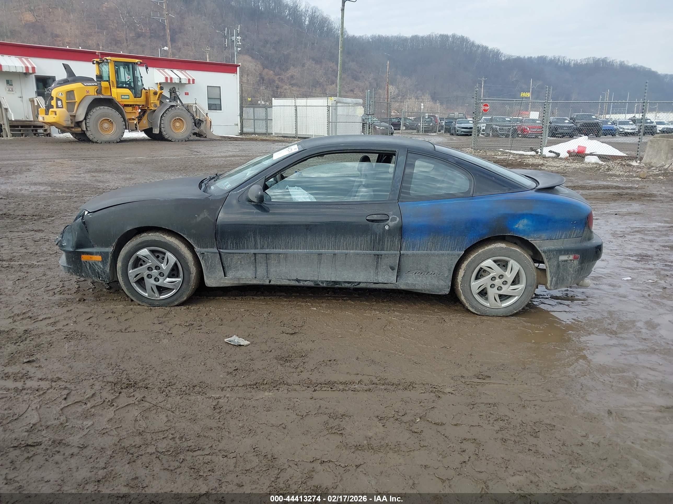2004 Pontiac Sunfire   Black vin: 1G2JB12F147208041