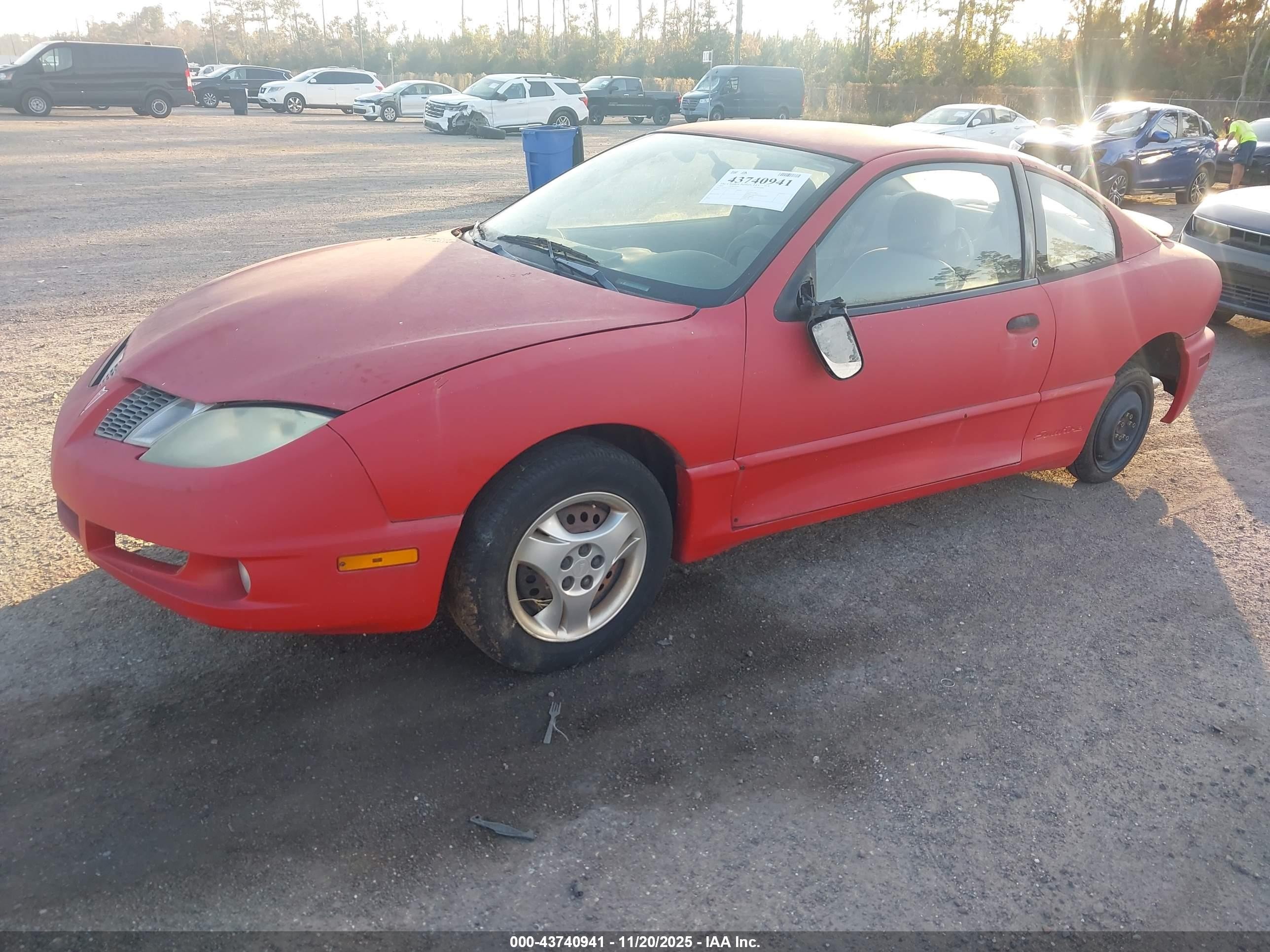 2004 Pontiac Sunfire   Red vin: 1G2JB12F147361776