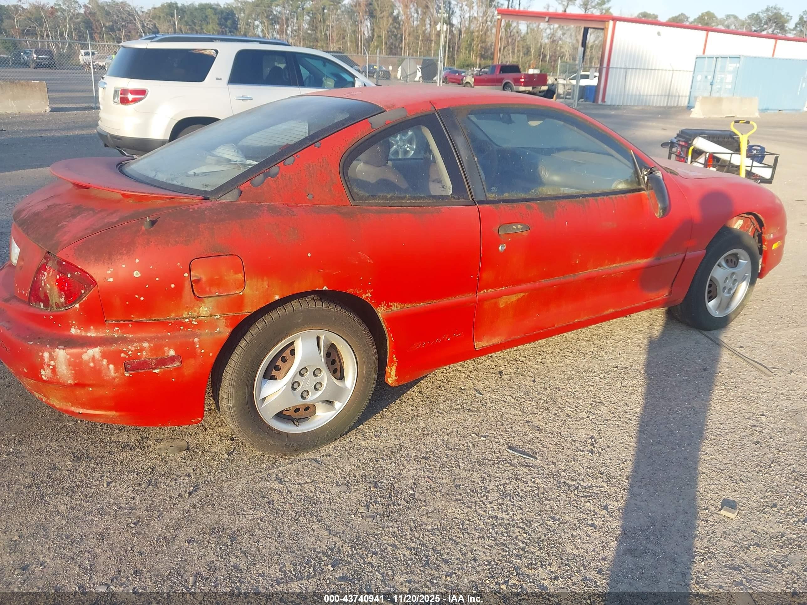 2004 Pontiac Sunfire   Red vin: 1G2JB12F147361776