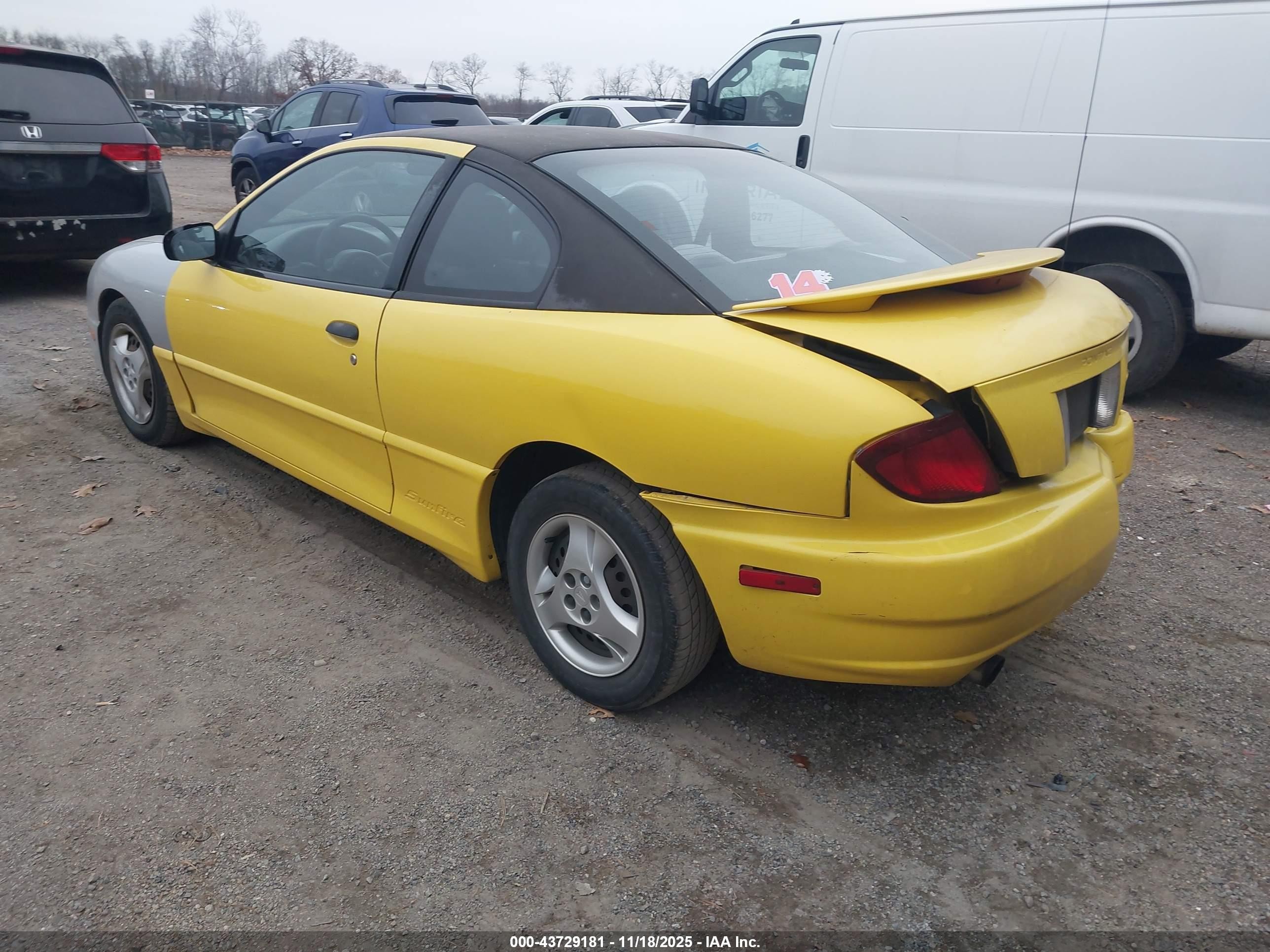 2004 Pontiac Sunfire   Yellow vin: 1G2JB12F247210543