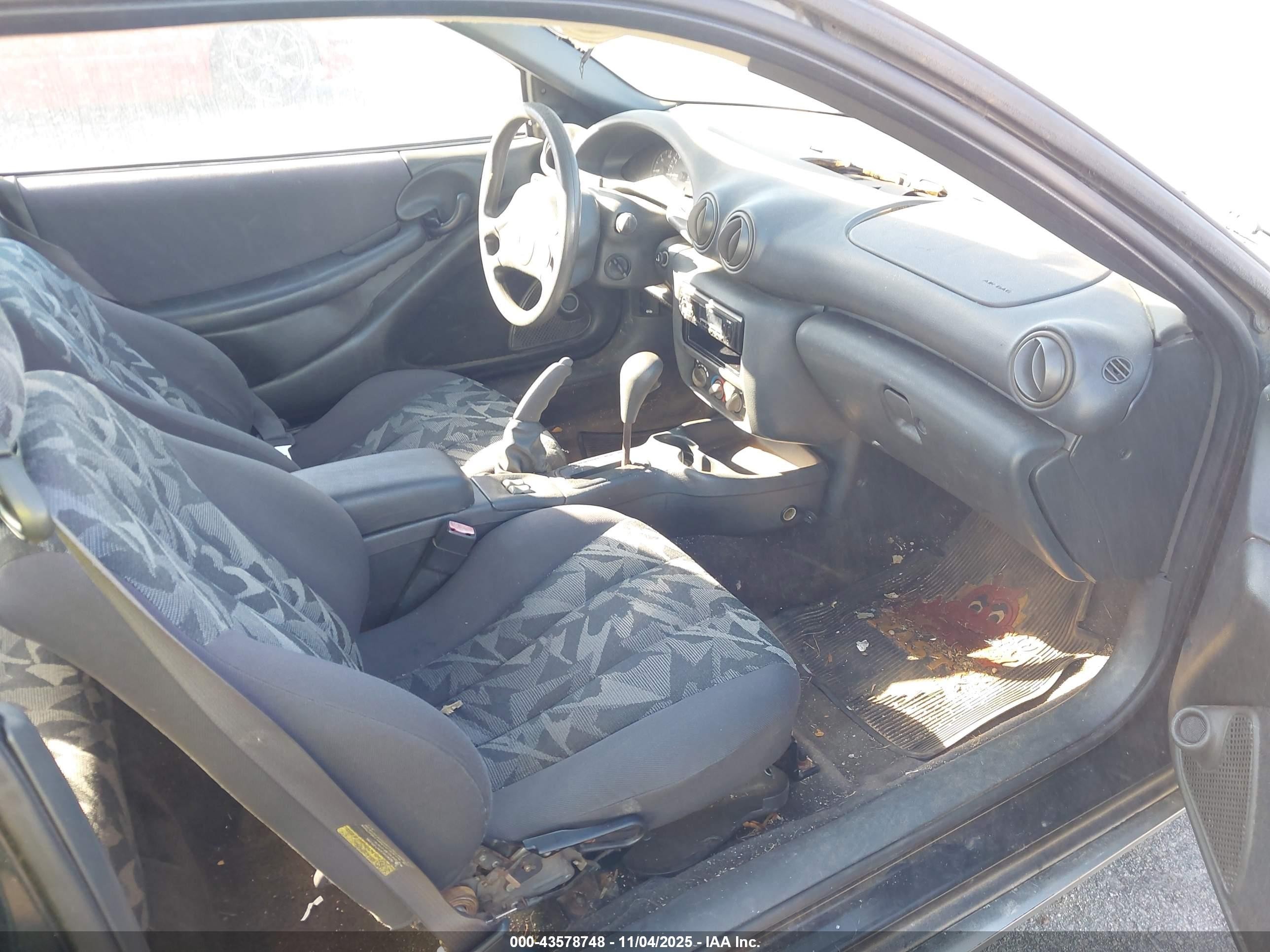 2003 Pontiac Sunfire   Silver vin: 1G2JB12F437354982