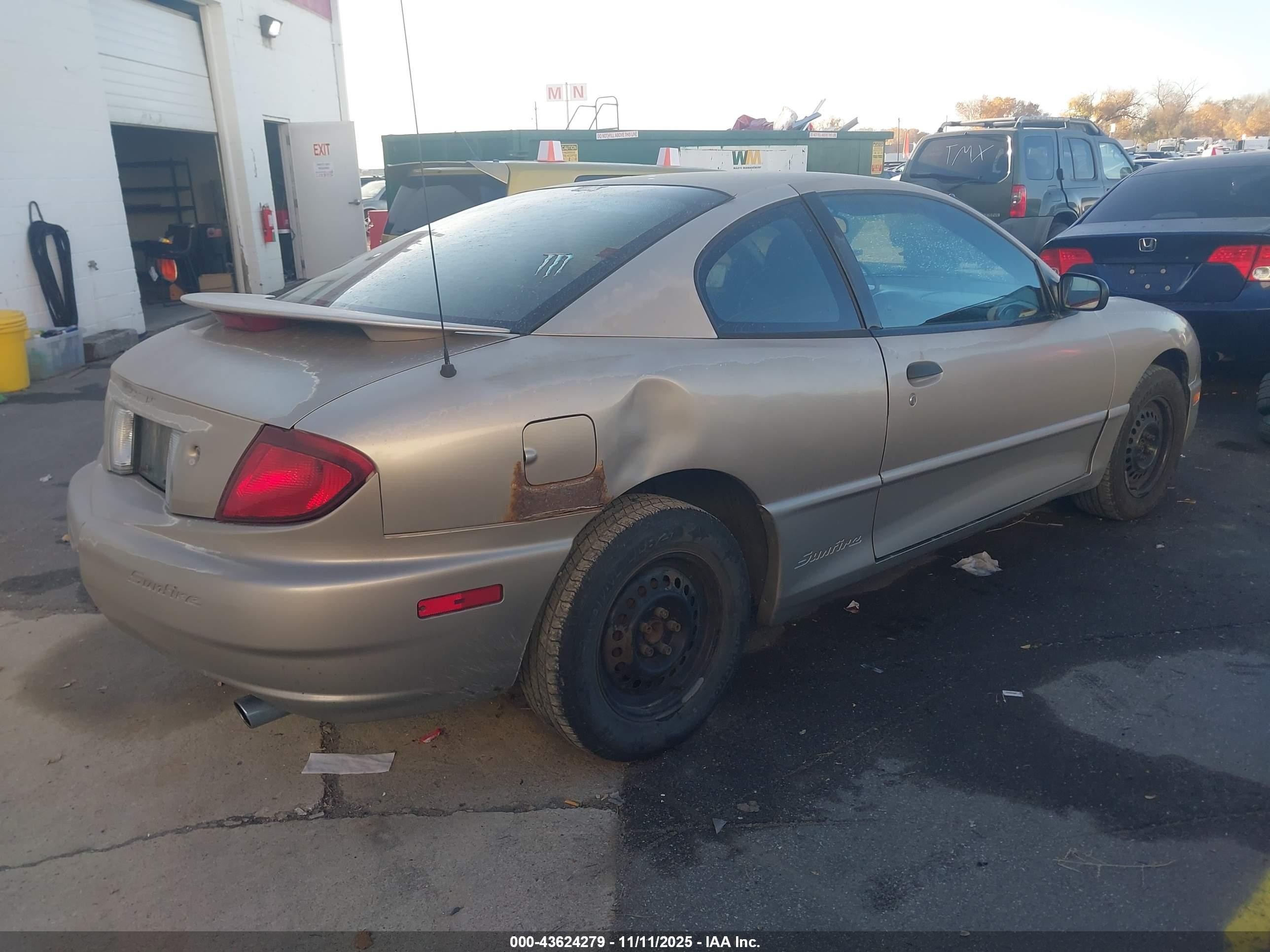 2003 Pontiac Sunfire   Silver vin: 1G2JB12F537345112