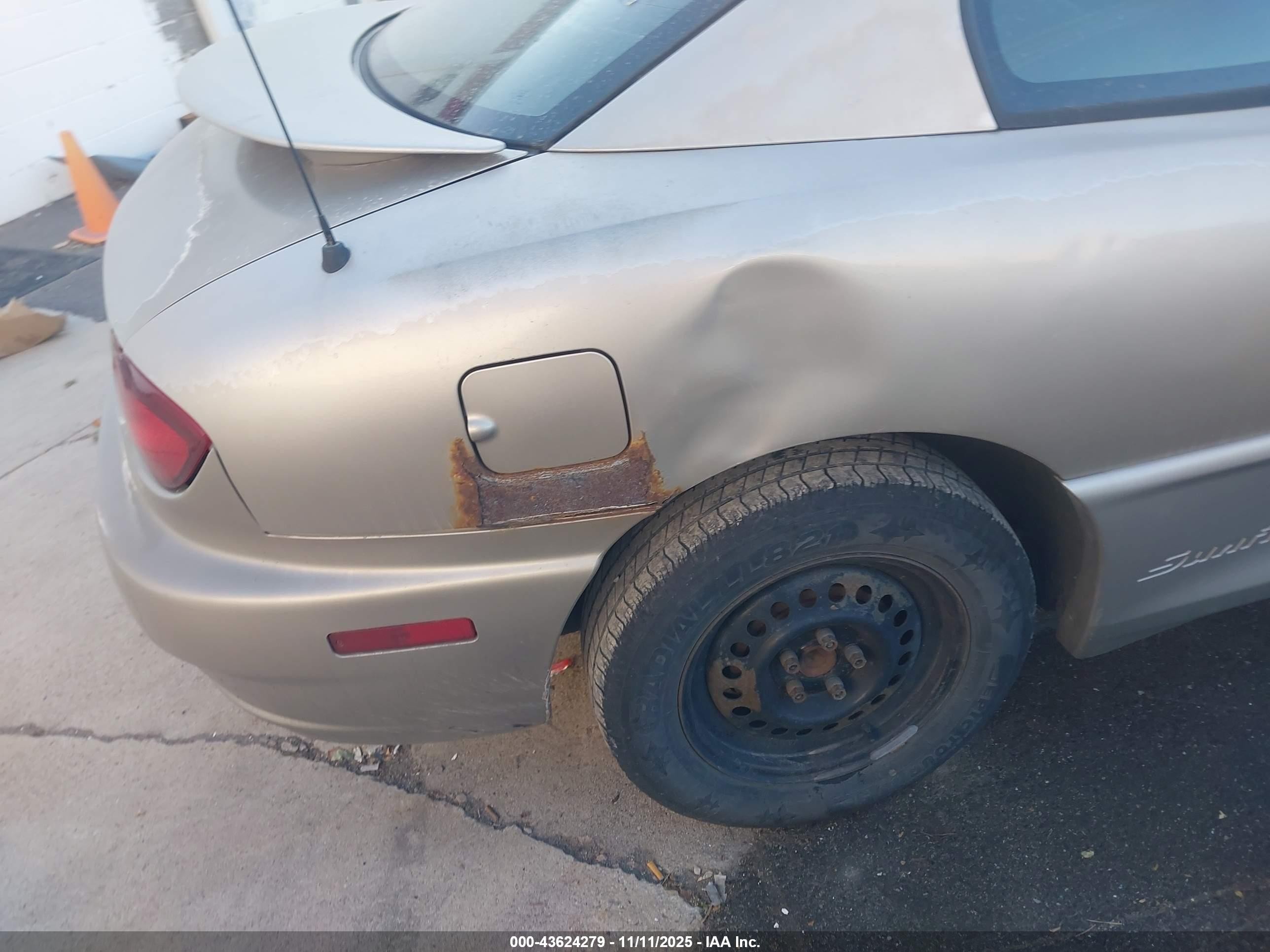 2003 Pontiac Sunfire   Silver vin: 1G2JB12F537345112