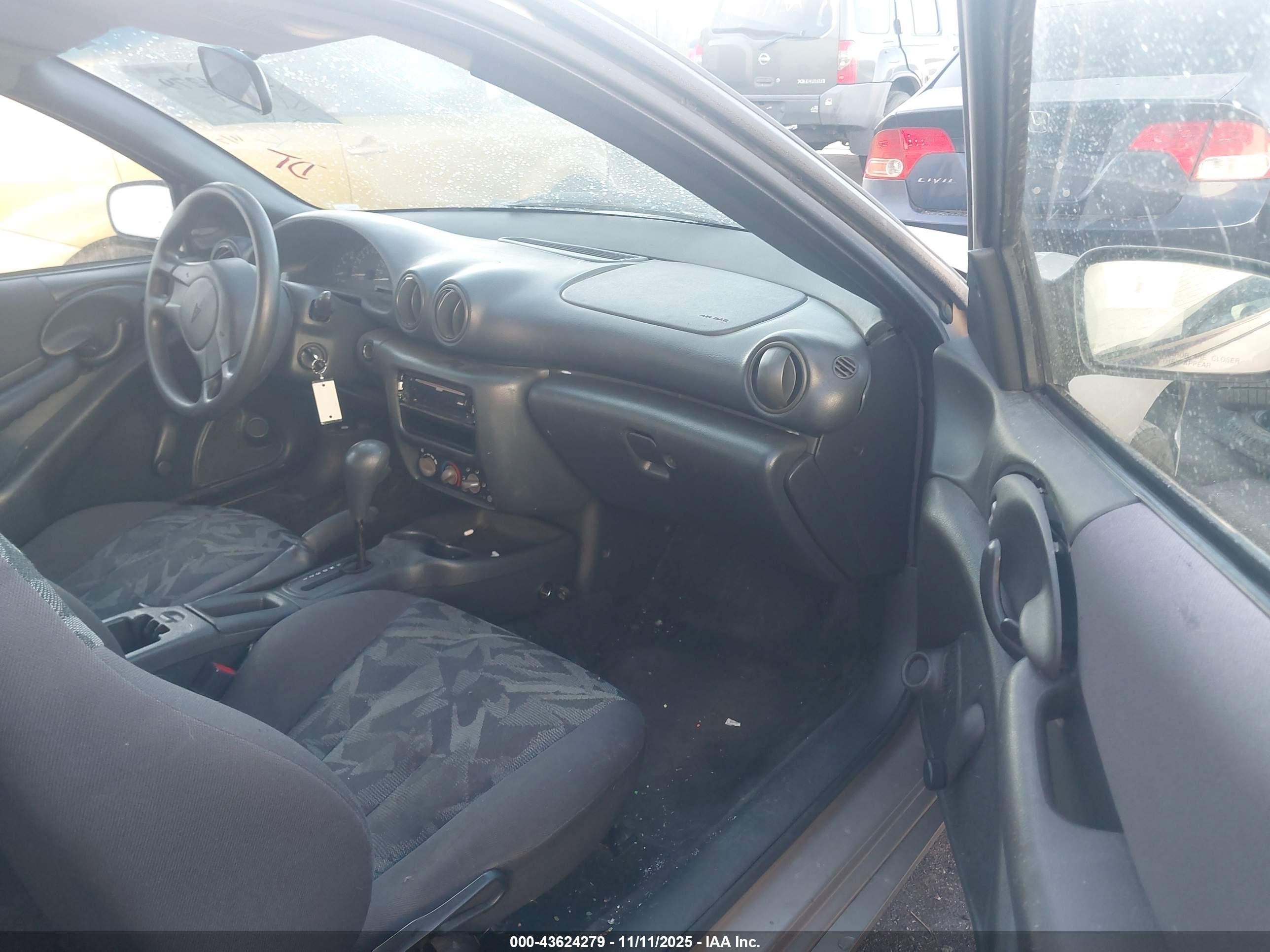 2003 Pontiac Sunfire   Silver vin: 1G2JB12F537345112