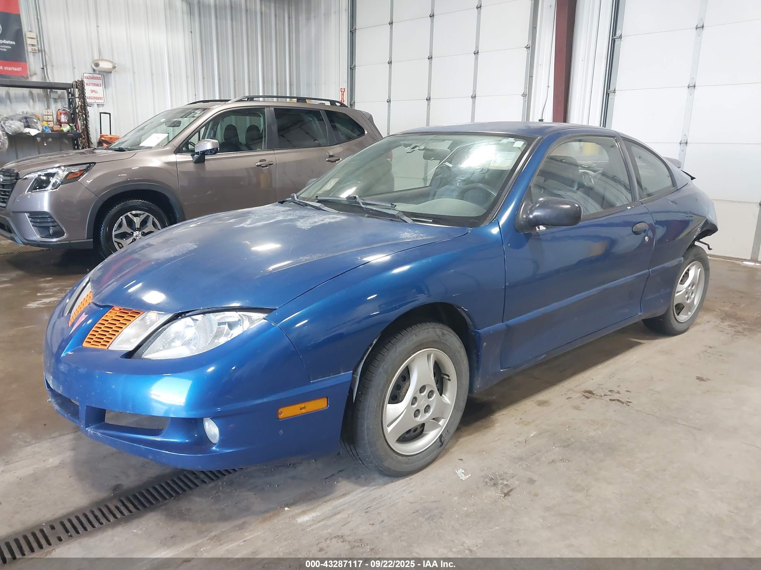 2004 Pontiac Sunfire   Blue vin: 1G2JB12F547292266