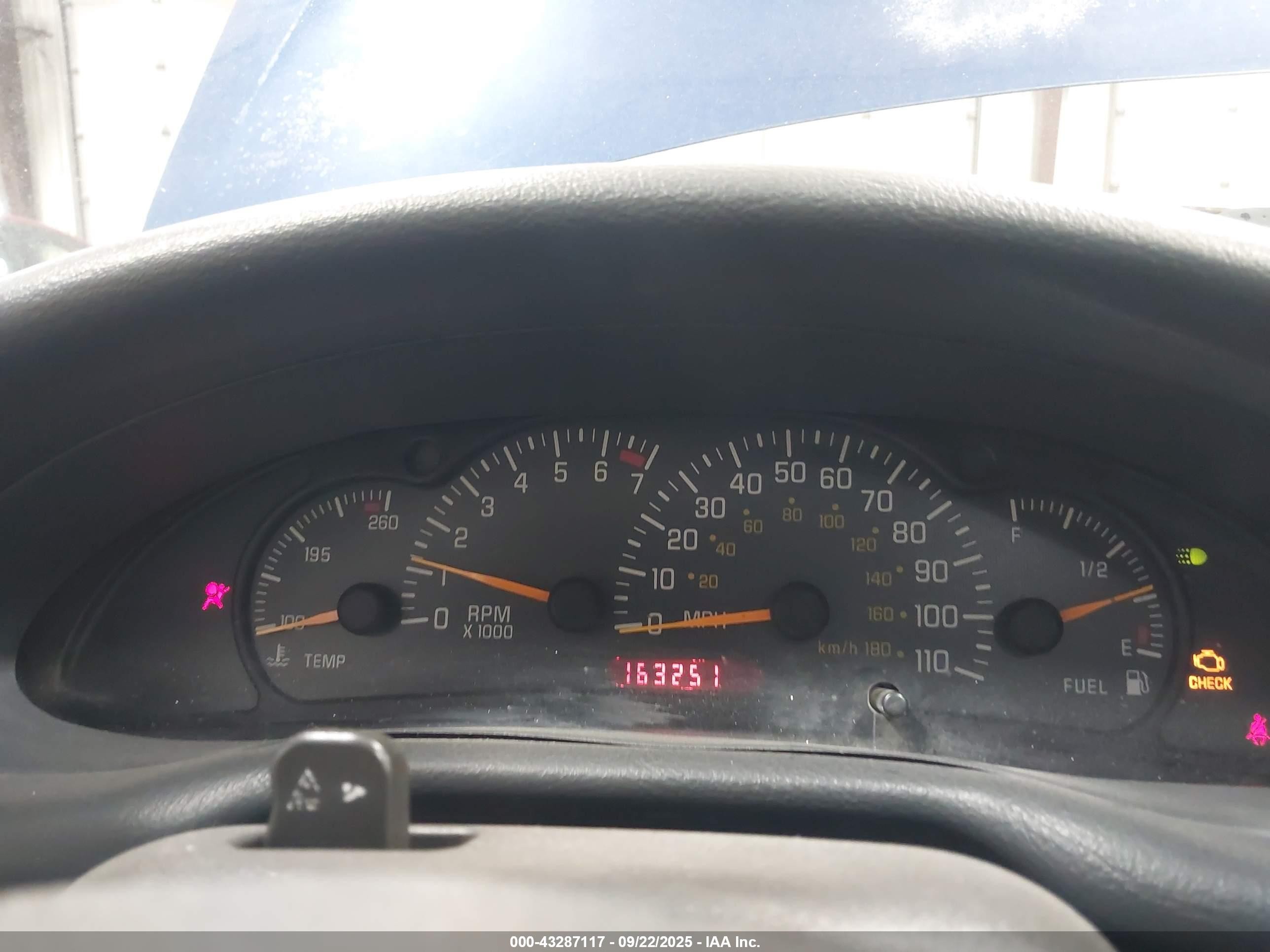 2004 Pontiac Sunfire   Blue vin: 1G2JB12F547292266