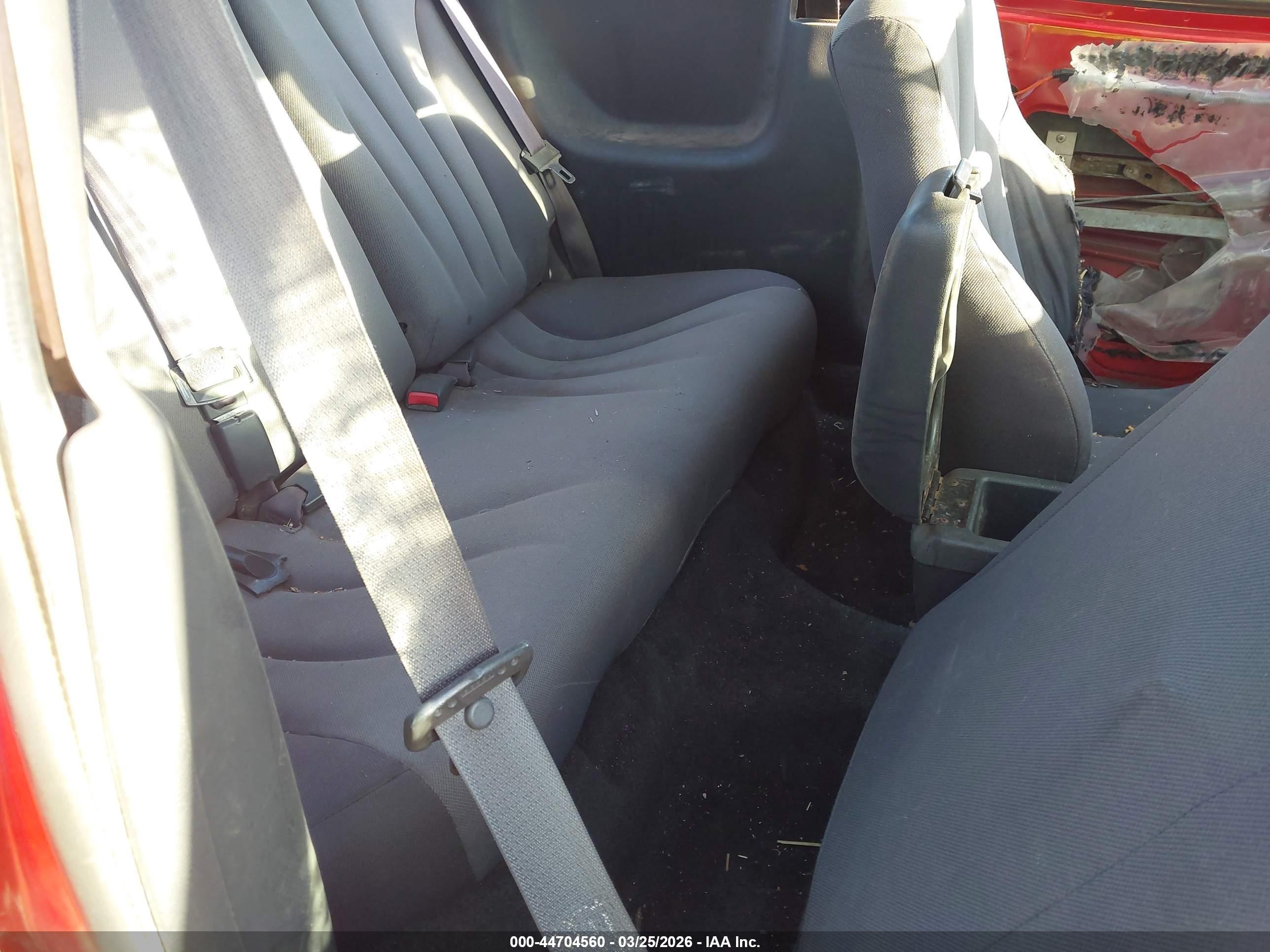2004 Pontiac Sunfire   Red vin: 1G2JB12F547298178