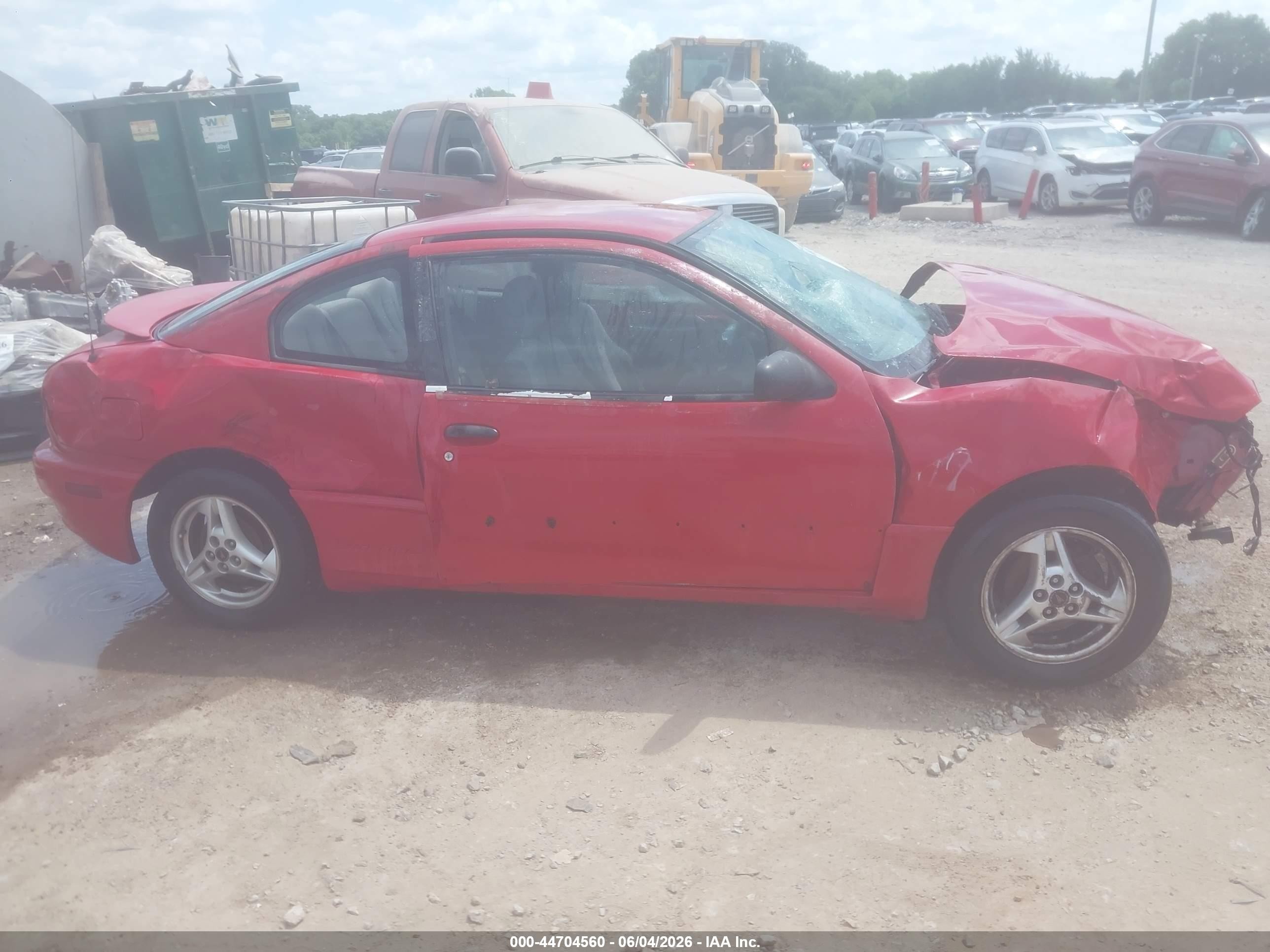 2004 Pontiac Sunfire   Red vin: 1G2JB12F547298178