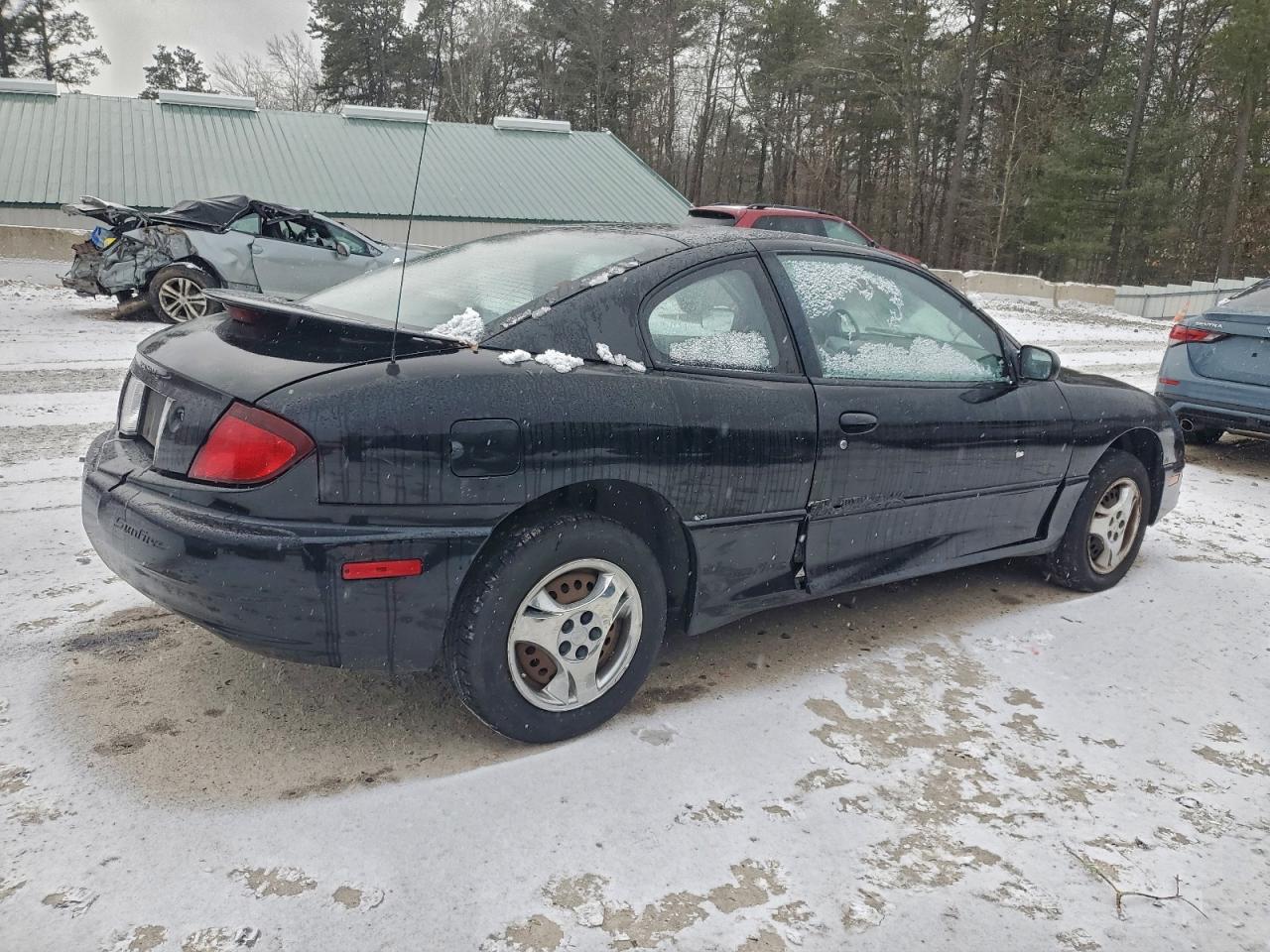 2004 Pontiac Sunfire Black vin: 1G2JB12F547320390