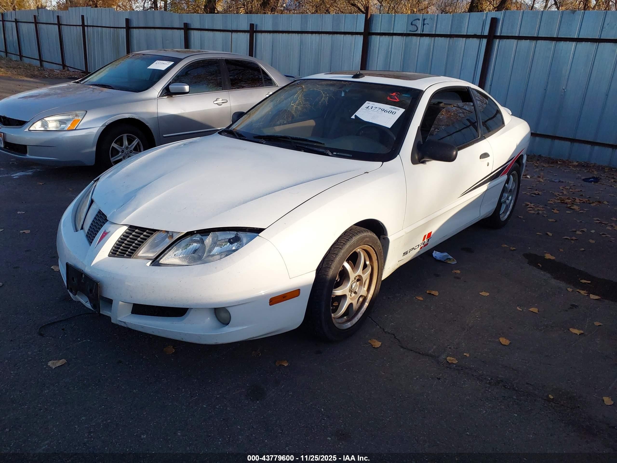 2003 Pontiac Sunfire   White vin: 1G2JB12F637304875