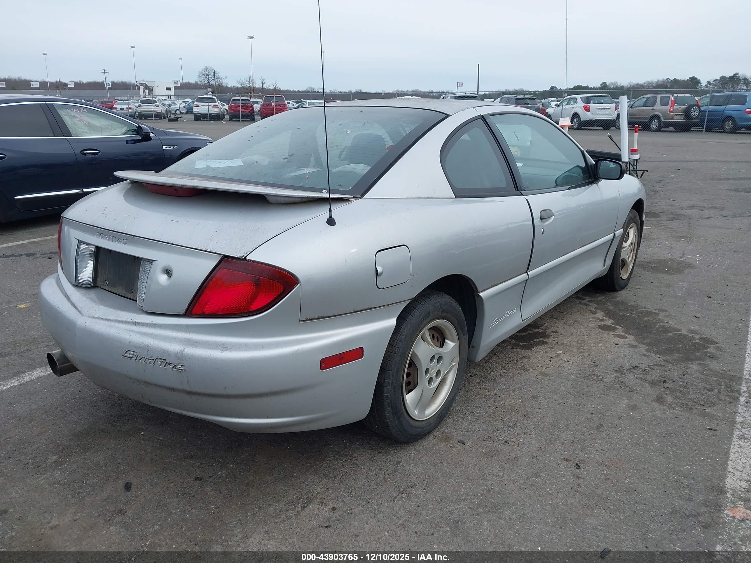 2004 Pontiac Sunfire   Серый vin: 1G2JB12F647221450