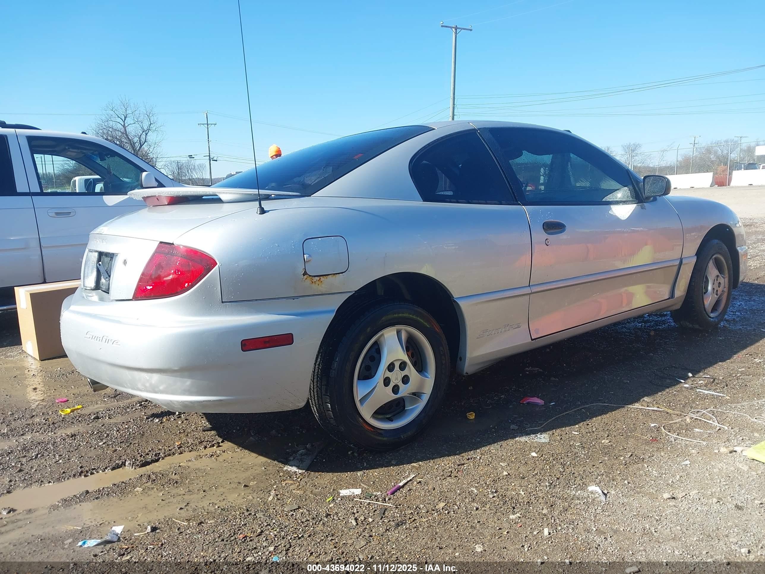 2004 Pontiac Sunfire   Silver vin: 1G2JB12F647350224