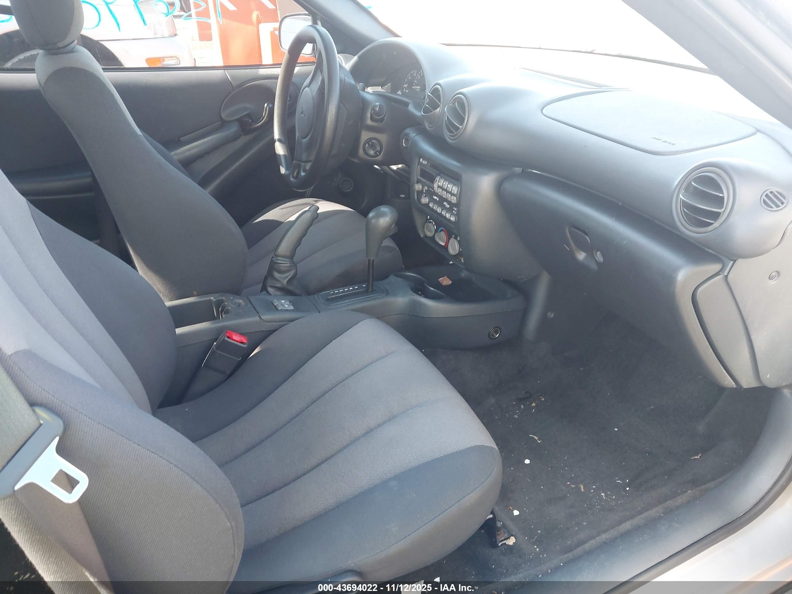 2004 Pontiac Sunfire   Silver vin: 1G2JB12F647350224