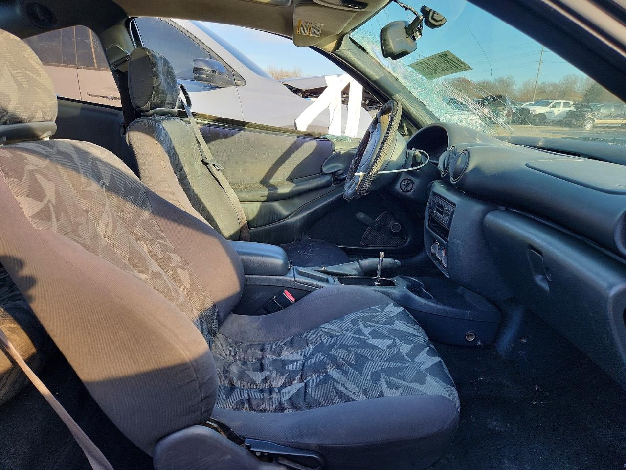 2003 Pontiac Sunfire Silver vin: 1G2JB12F737366155