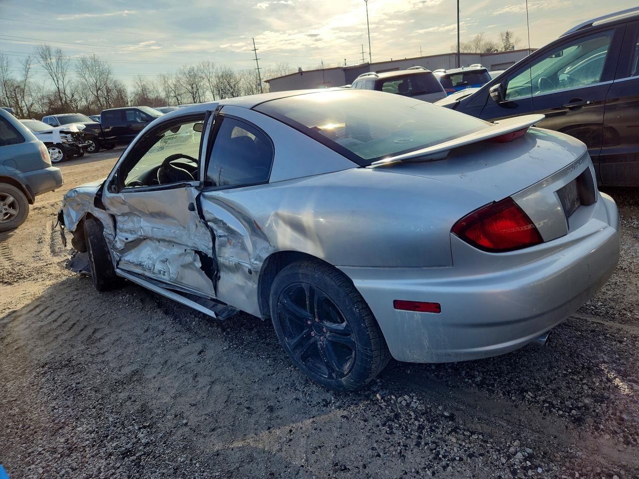 2003 Pontiac Sunfire Silver vin: 1G2JB12F737366155