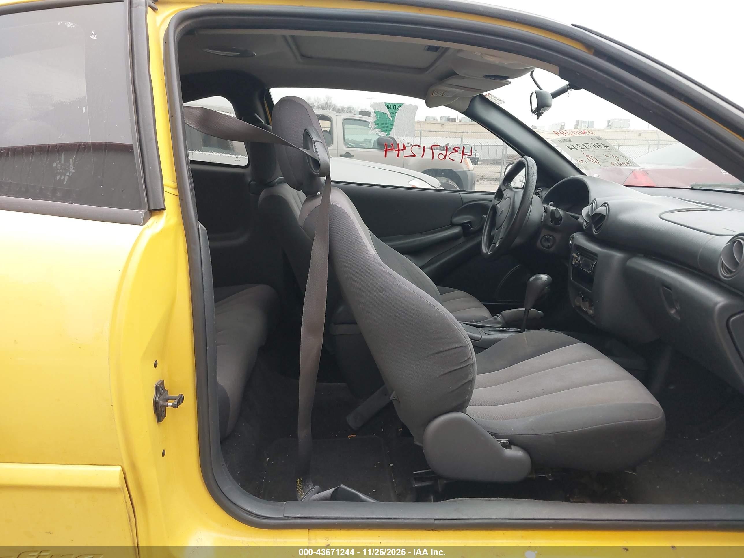 2004 Pontiac Sunfire   Yellow vin: 1G2JB12F847162420