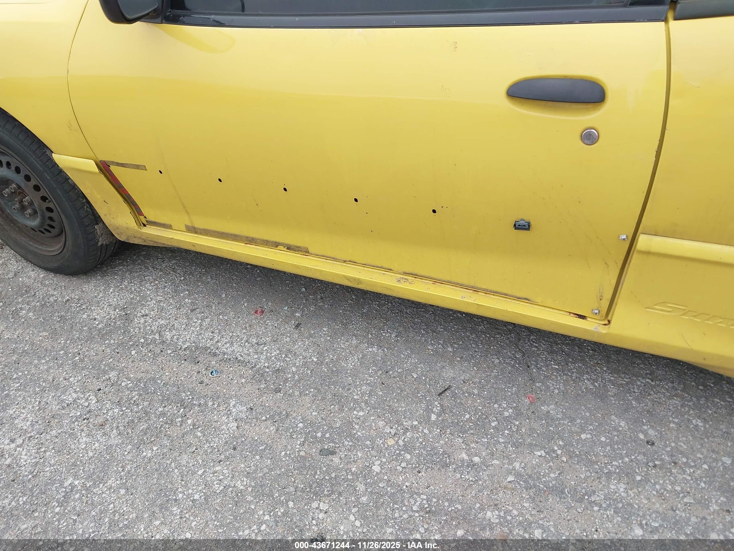 2004 Pontiac Sunfire   Yellow vin: 1G2JB12F847162420