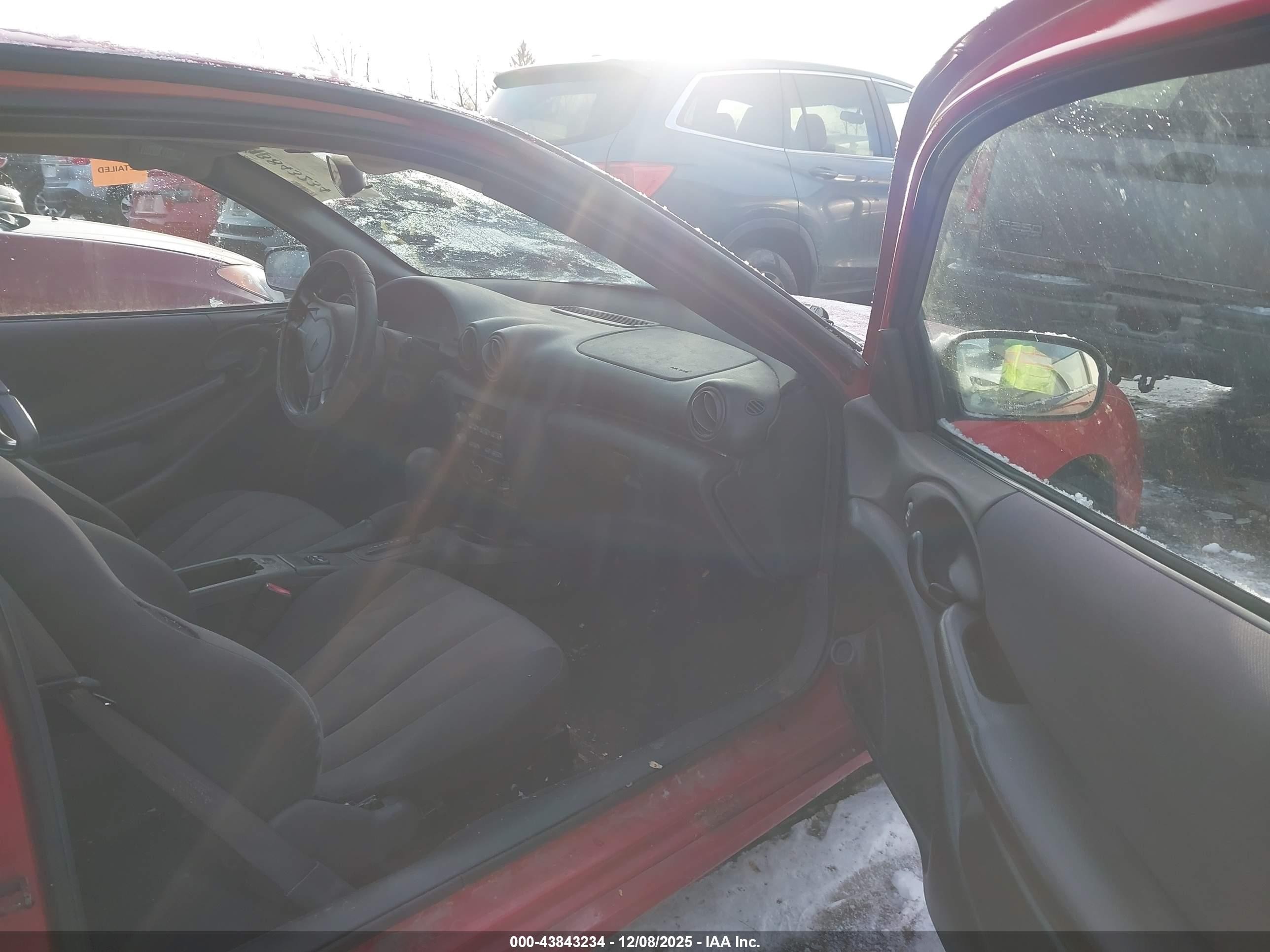 2004 Pontiac Sunfire   Red vin: 1G2JB12F847162627