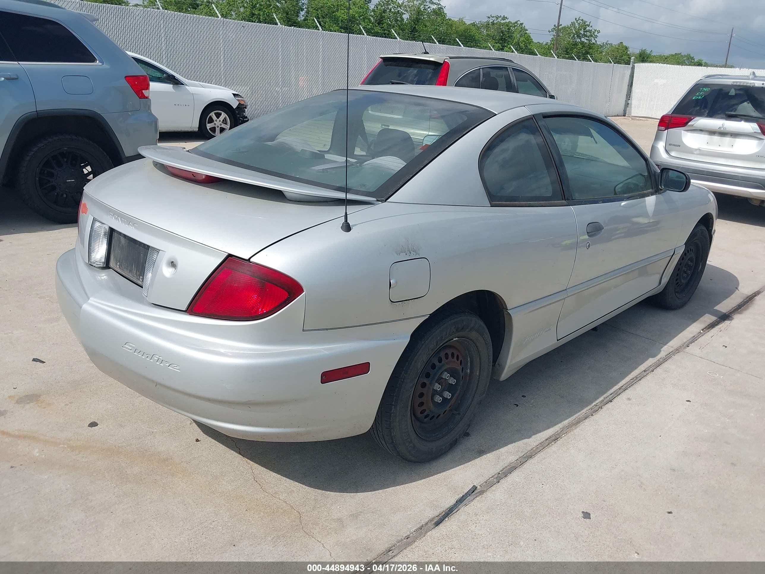2004 Pontiac Sunfire   Silver vin: 1G2JB12F847213382